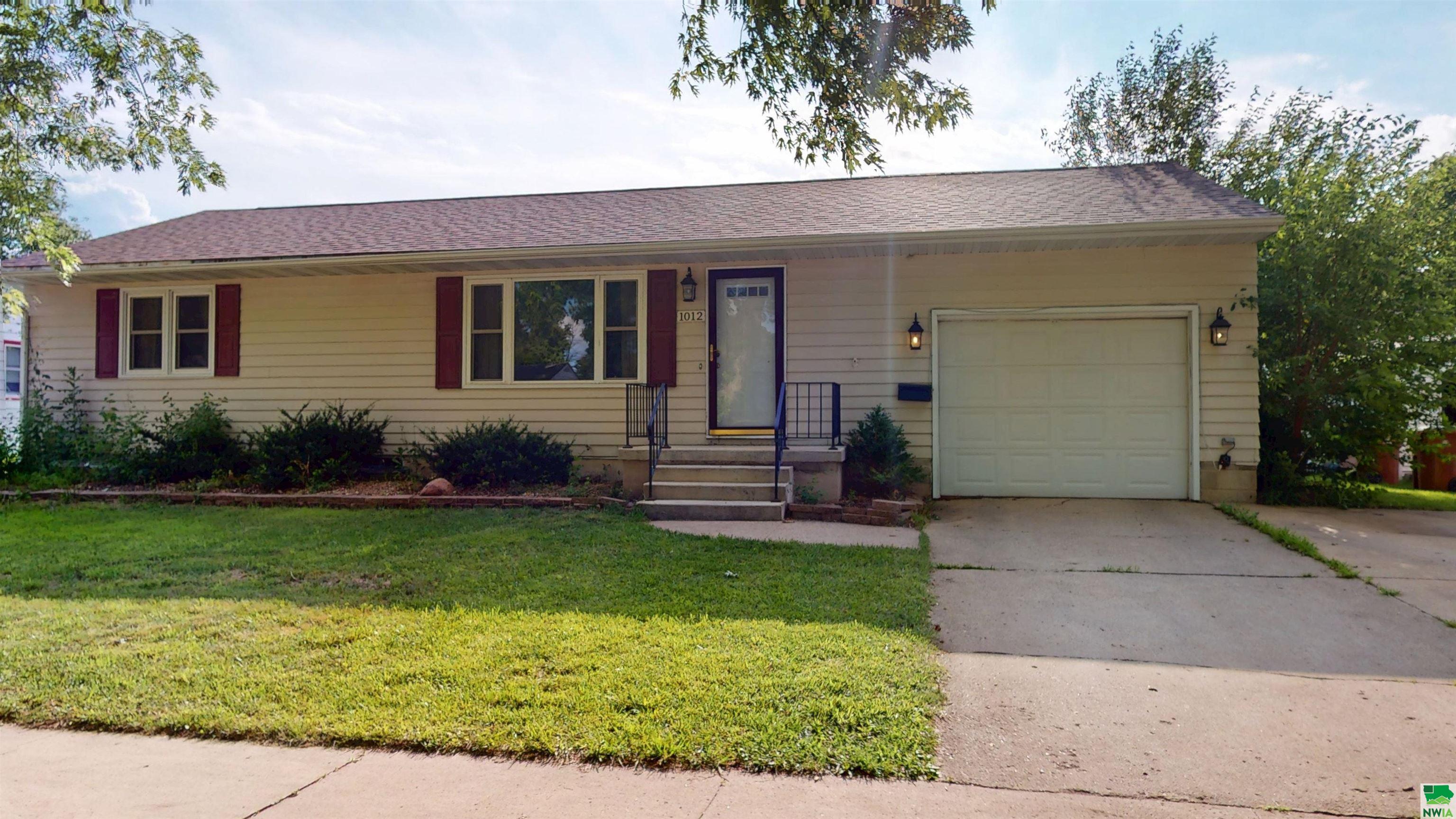 1012 Witter St, Storm Lake, IA 50588 
