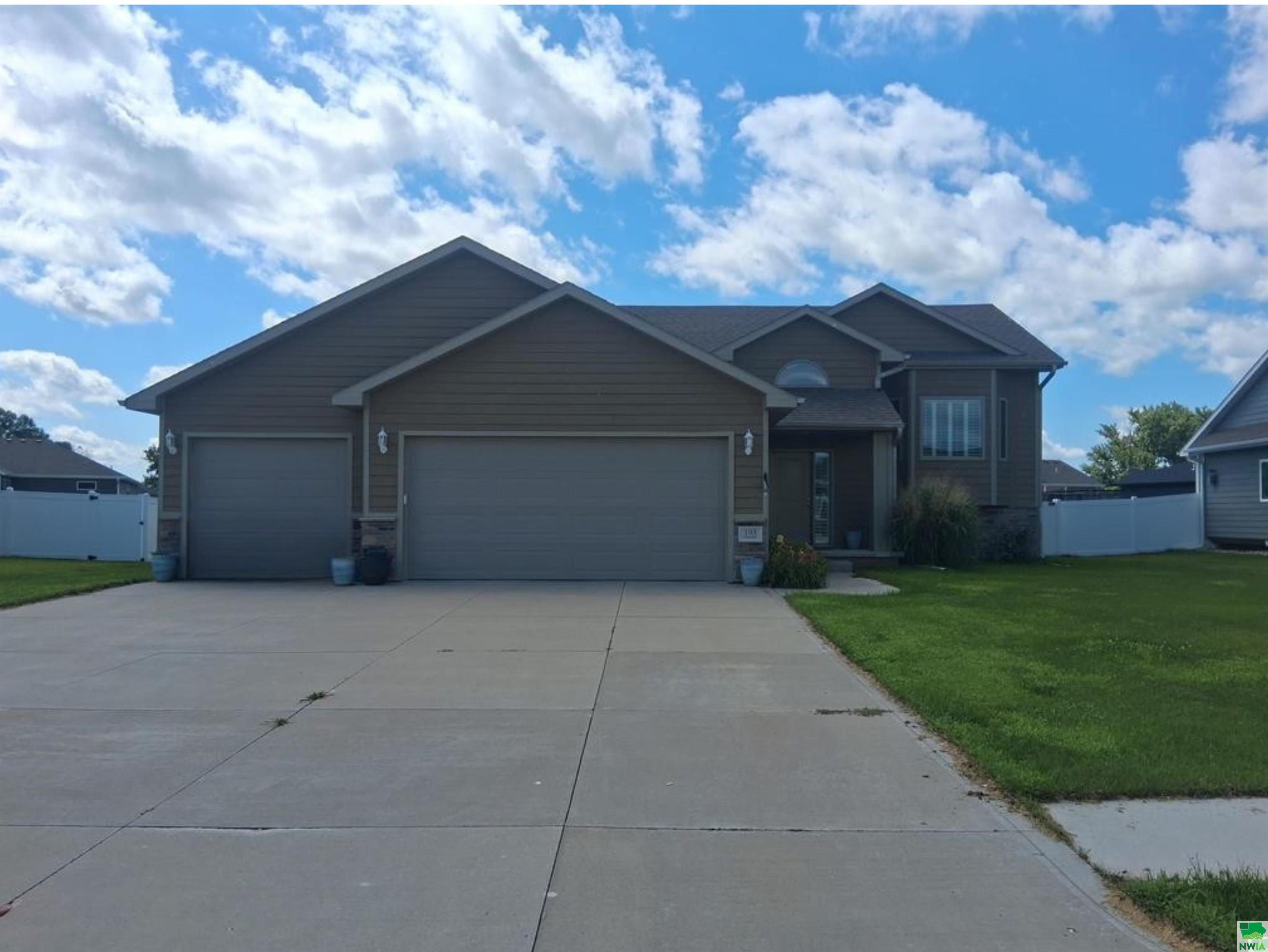 193 Churchill Circle N, No. Sioux City, SD 57049 