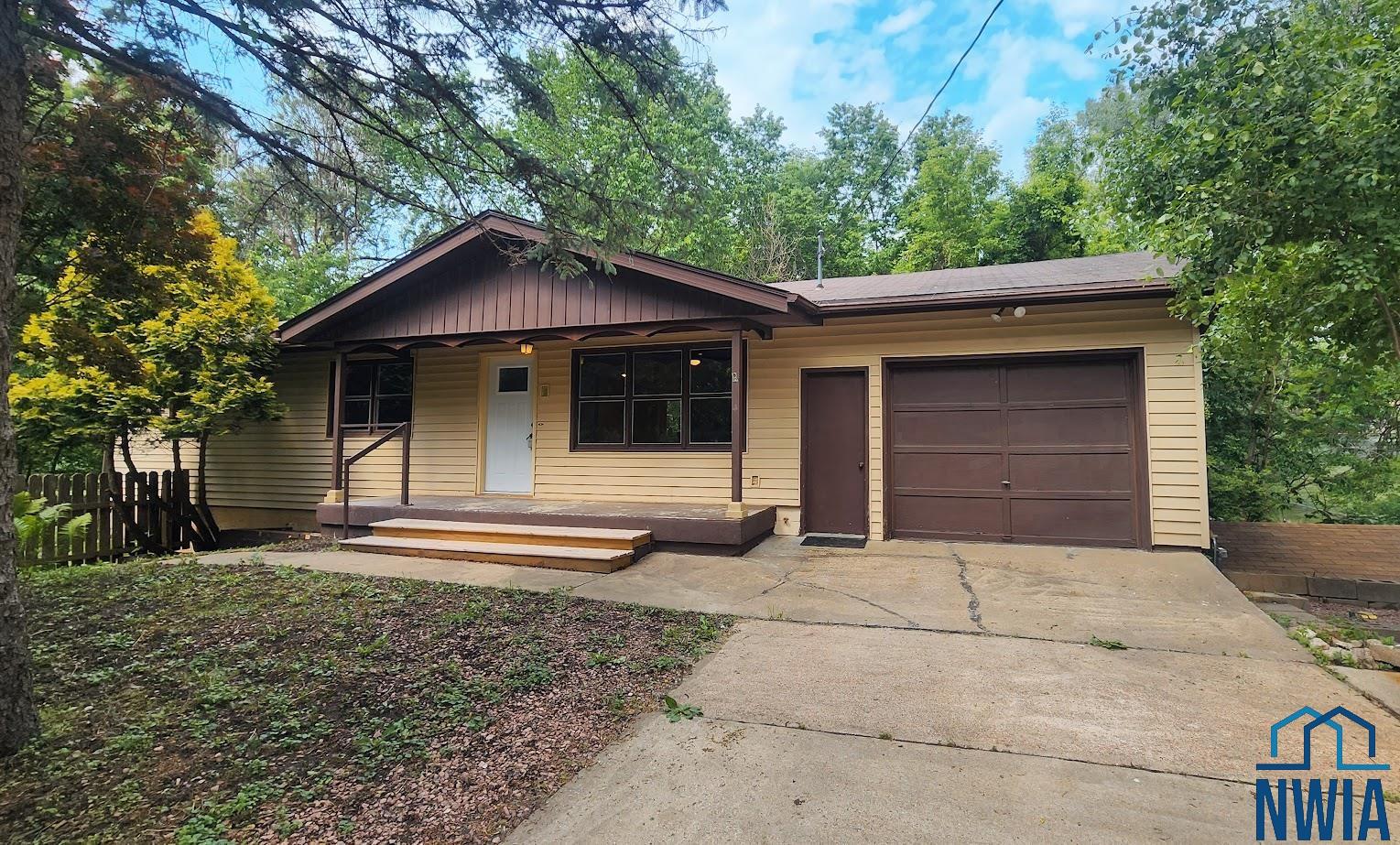 3420 BROKEN KETTLE RD, Sioux City, IA 51104 