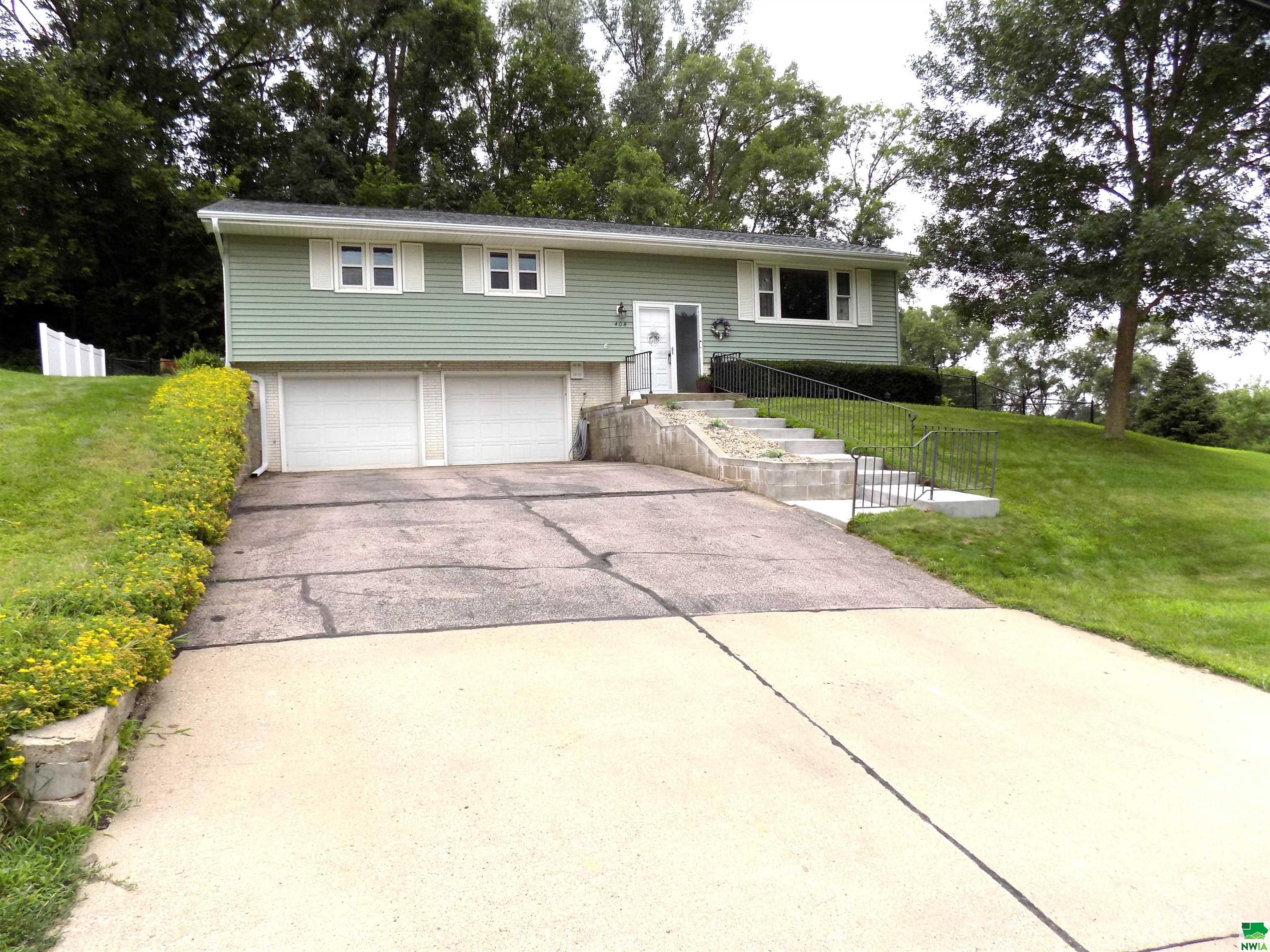 408 39TH ST, Sioux City, IA 51104 