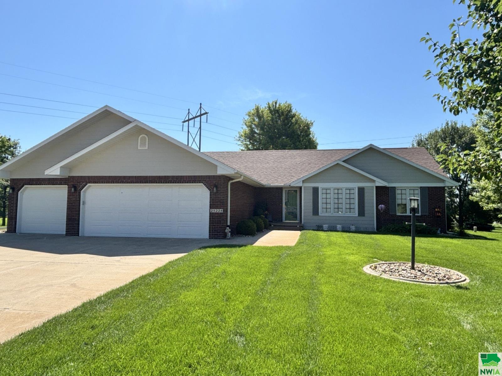 25228 Corwin Court, Sioux City, IA 51108 