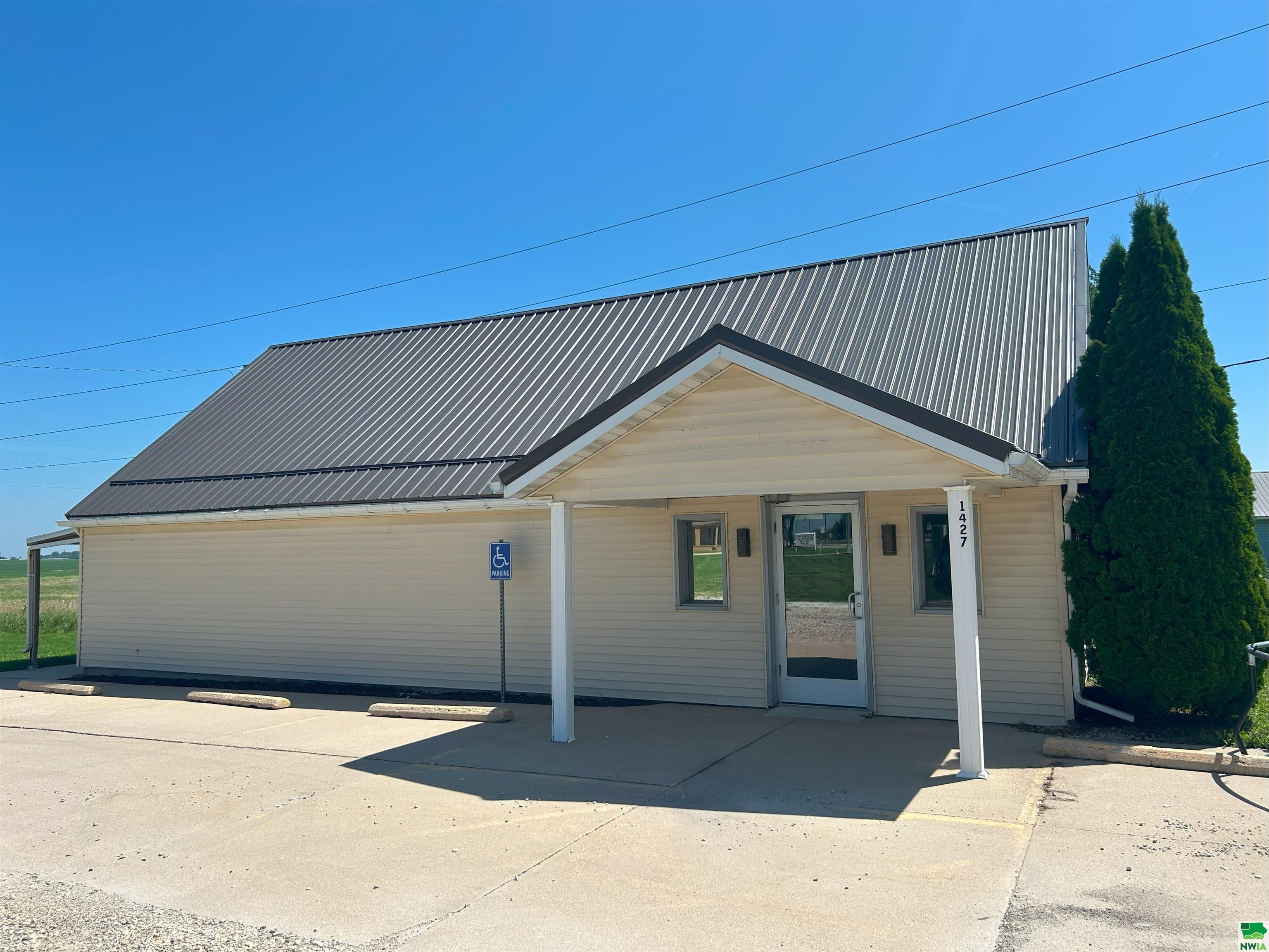 1427 Milwaukee W, Storm Lake, IA 50588 