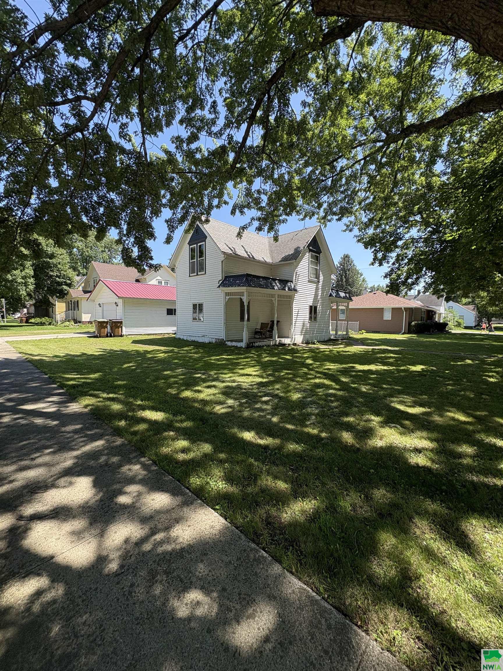 302 2nd Street S, Albert City, IA 50510 