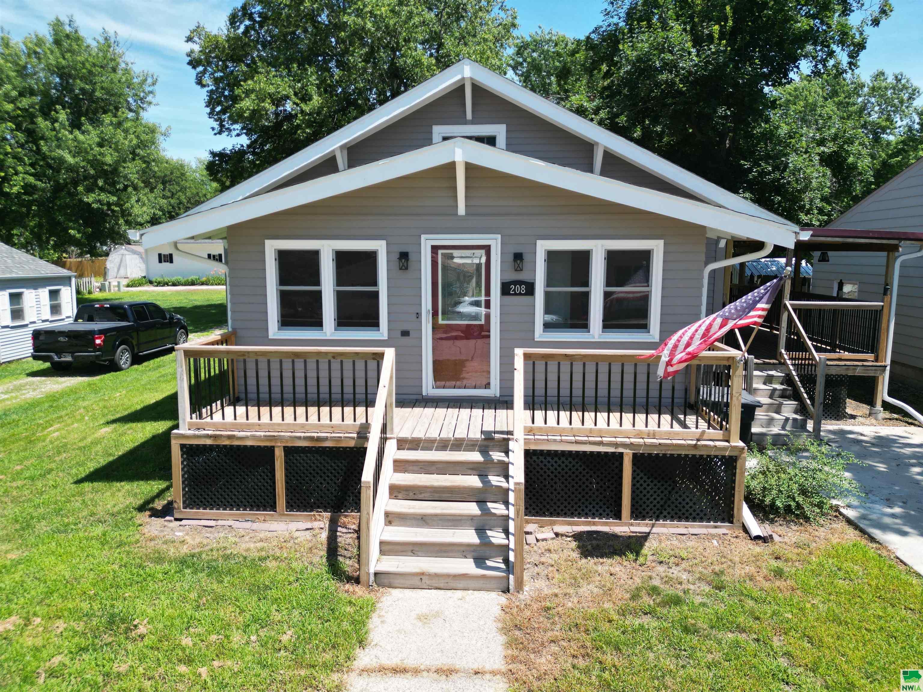 208 Myrtle St, Aurelia, IA 51005 