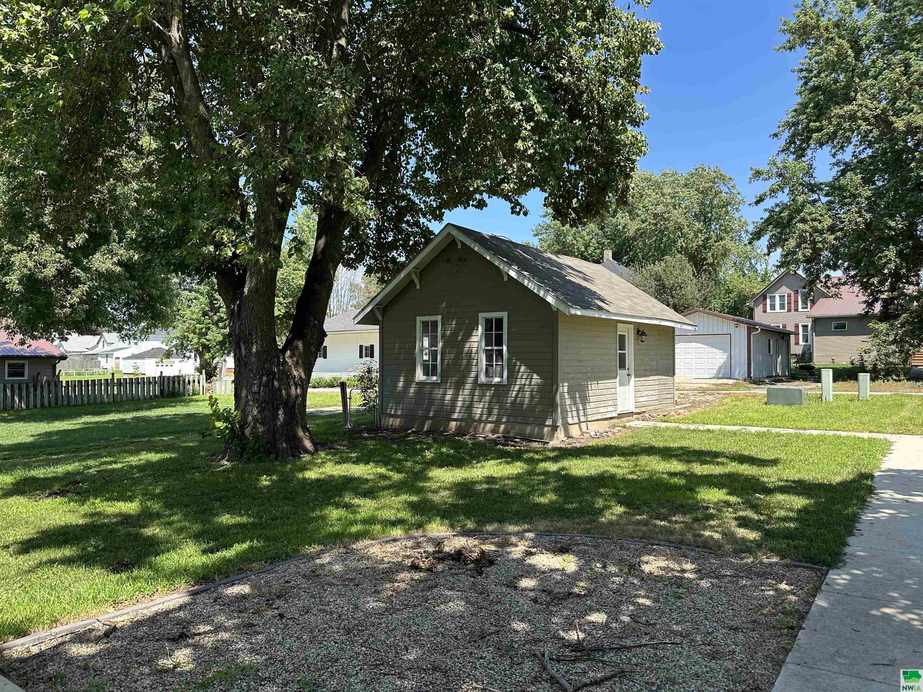 MLS #829489