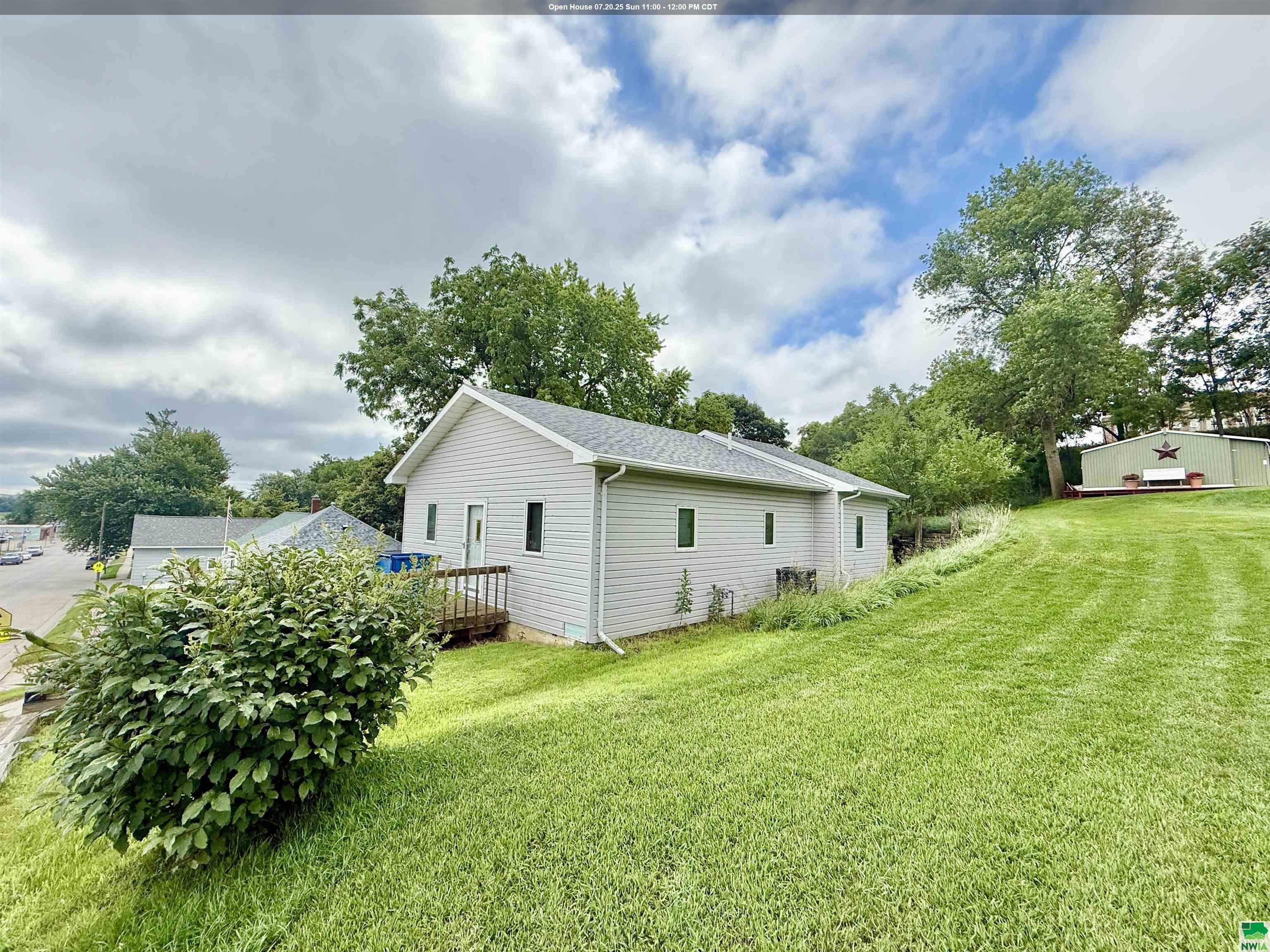 314 MAIN ST W, Hinton, IA 51024 