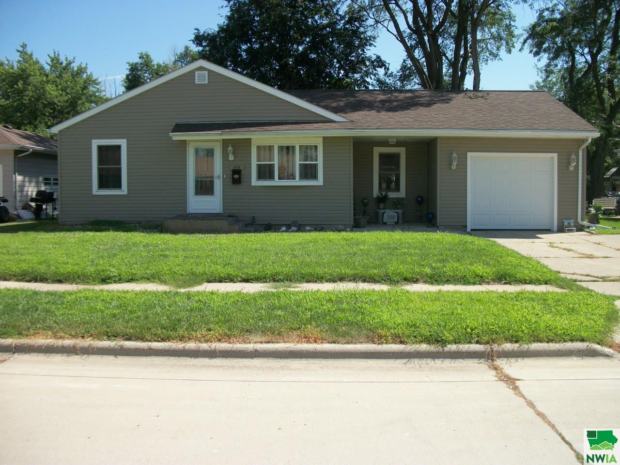 519 Ash St, Cherokee, IA 51012 
