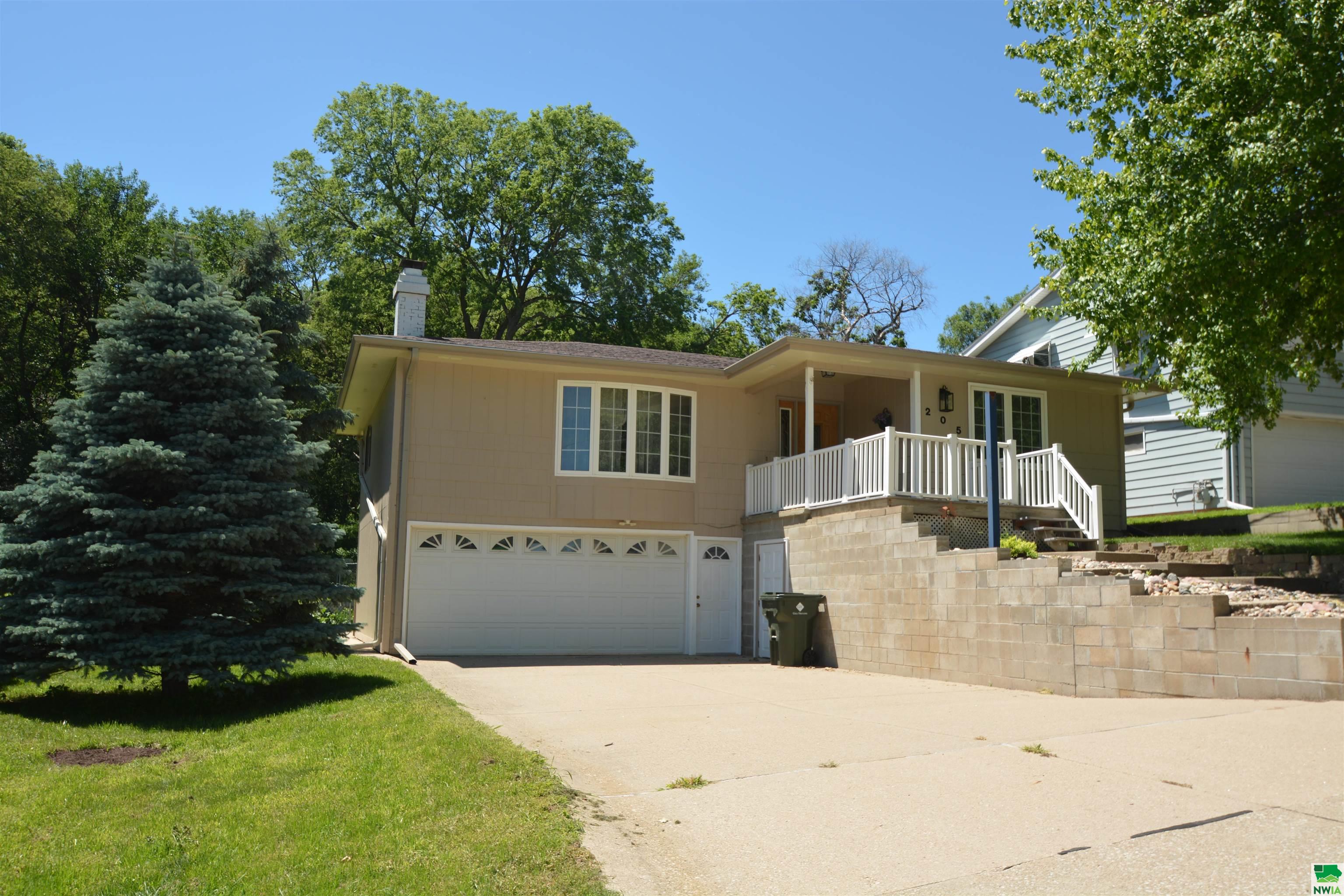 205 Colon St S, Sioux City, IA 51103 