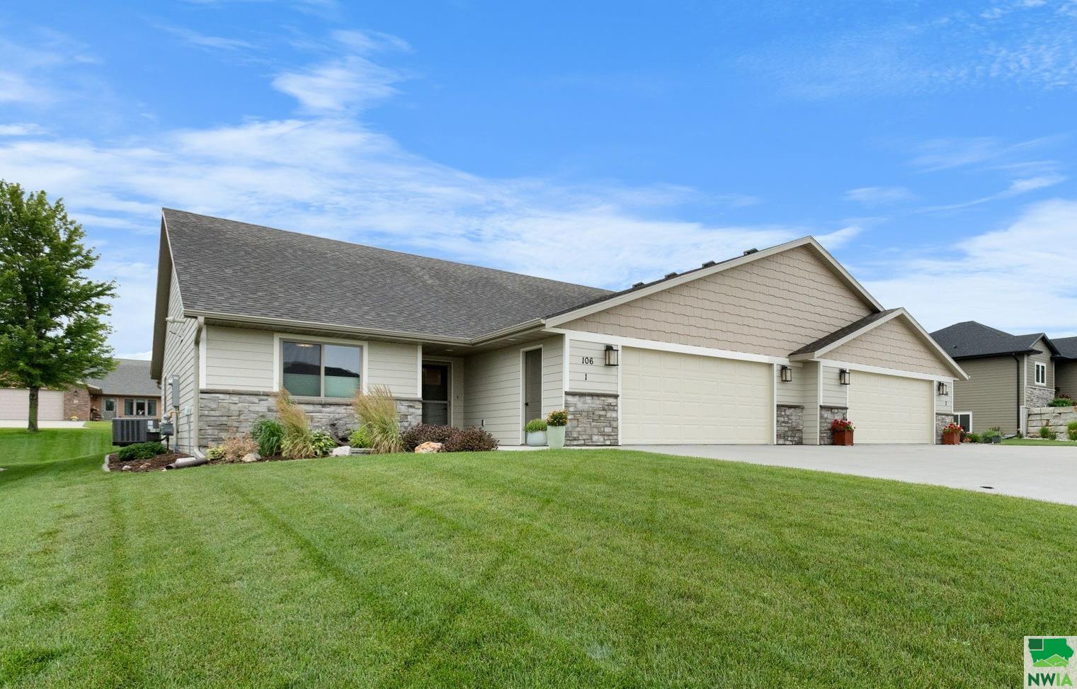 106 15th St. S #1, Rock Rapids, IA 51246 