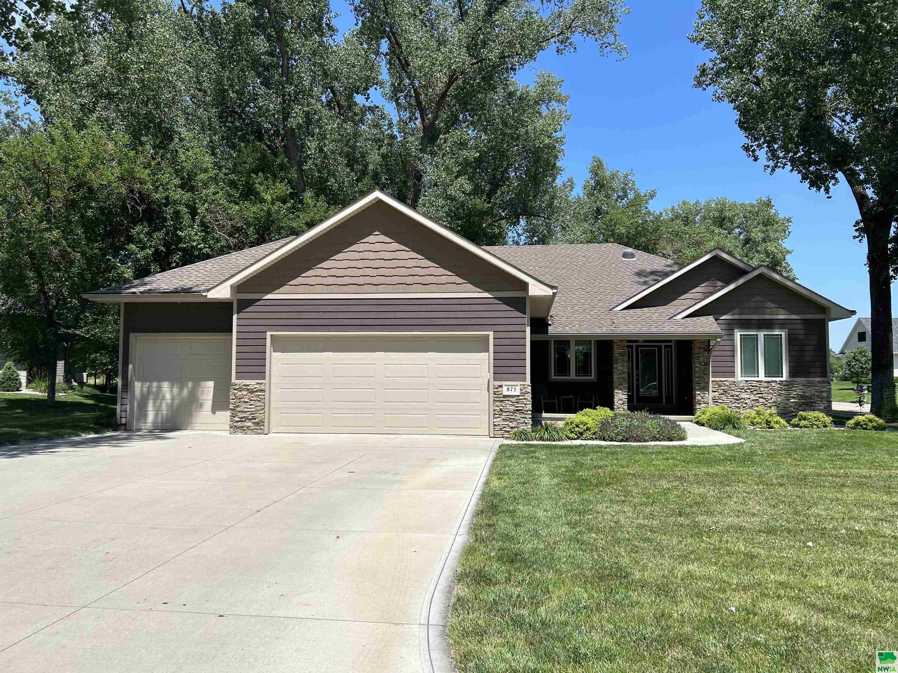 875 Sawgrass Trail E, Dakota Dunes, SD 57049 