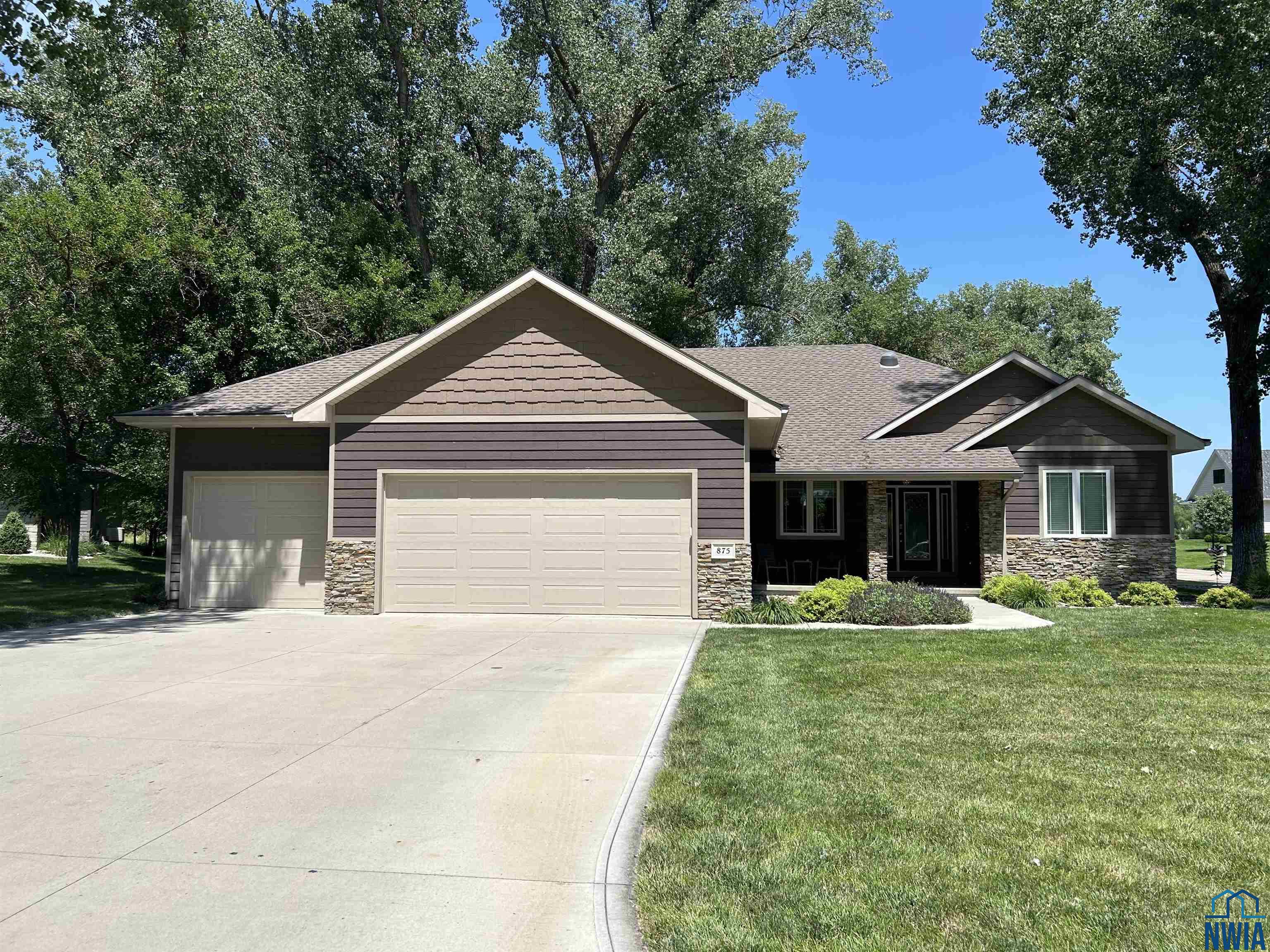875 Sawgrass Trail E, Dakota Dunes, SD 57049 
