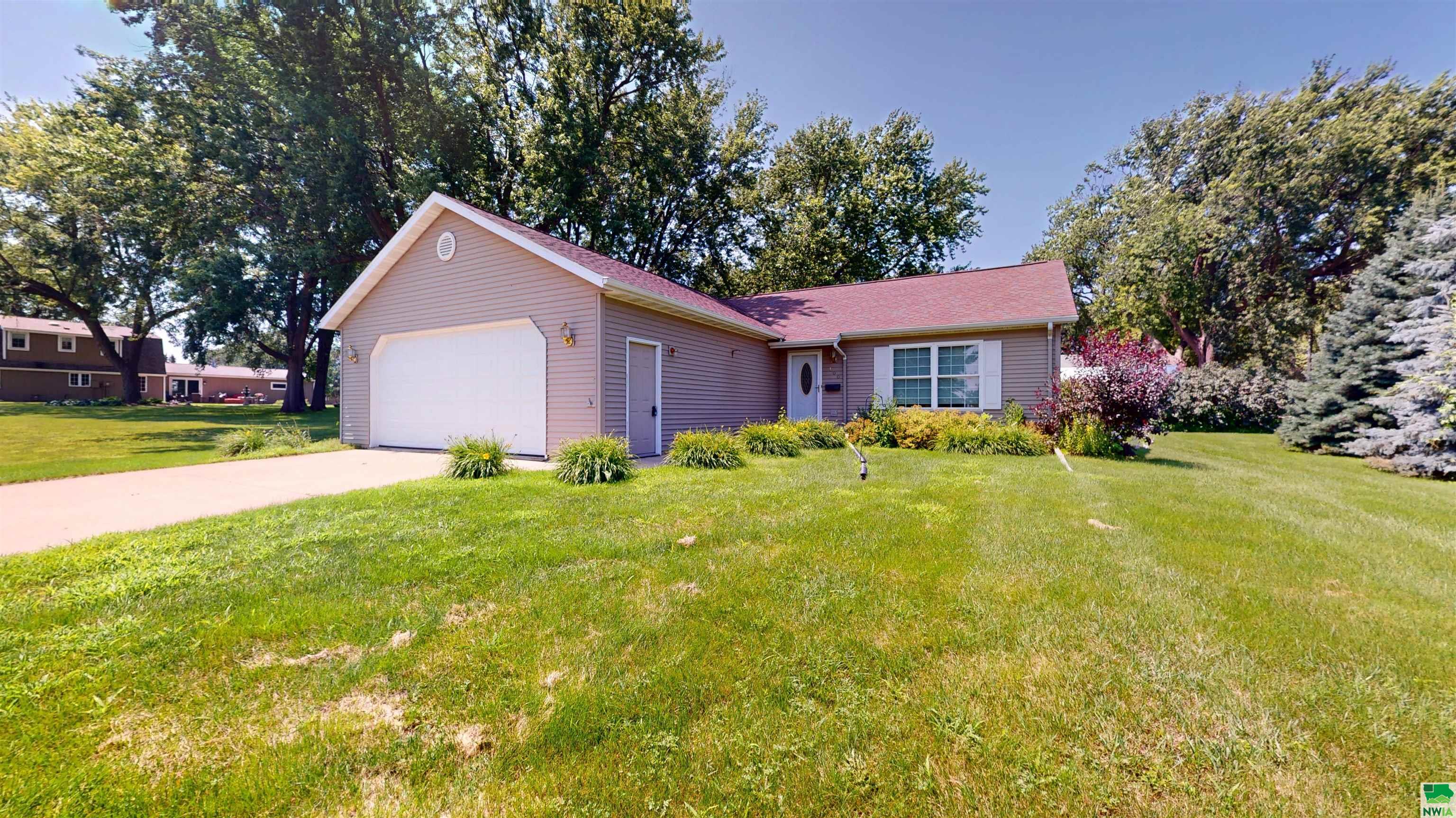 100 Maple Road, Cleghorn, IA 51014 