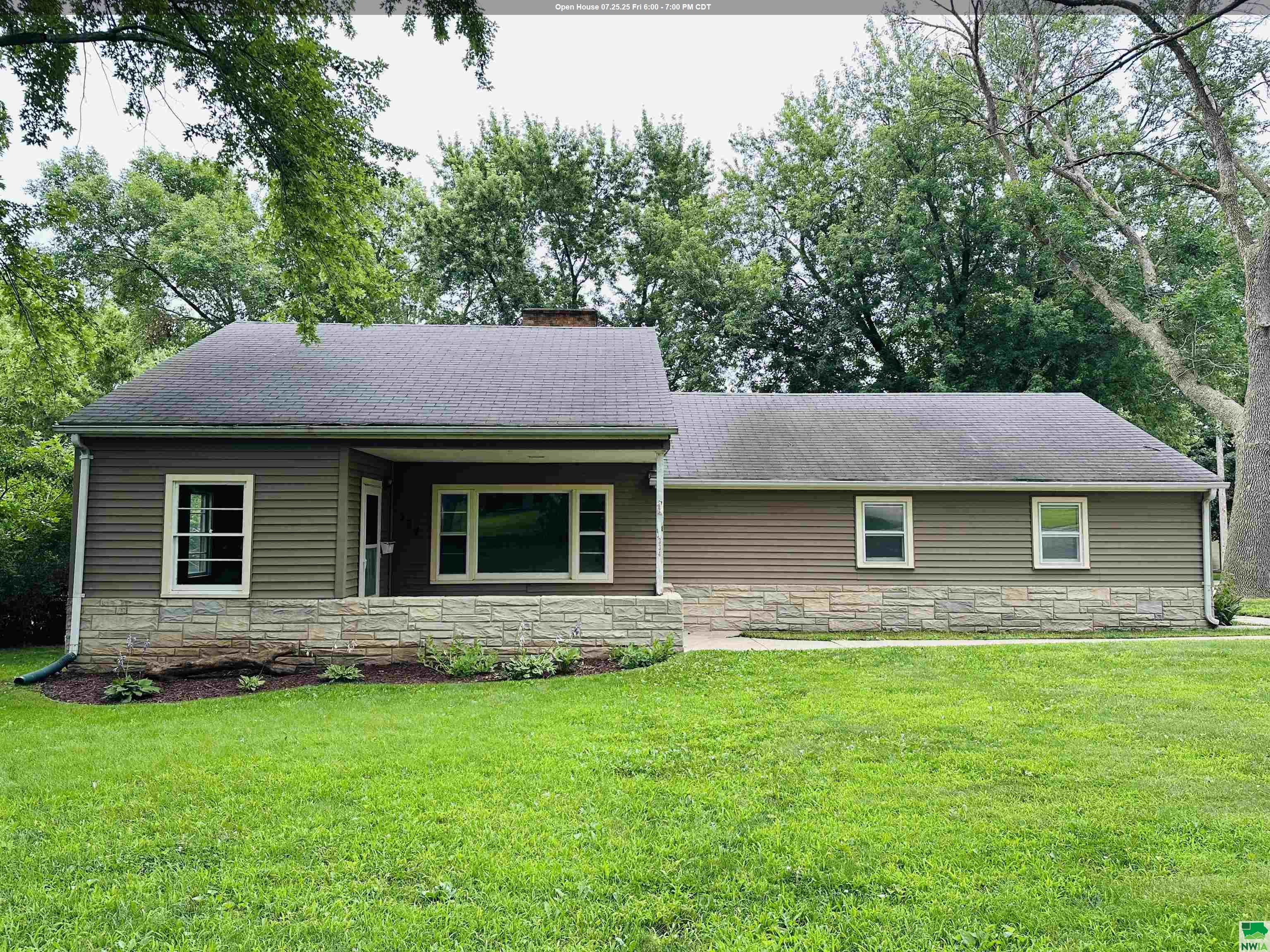 334 5th Ave SE, LeMars, IA 51031 