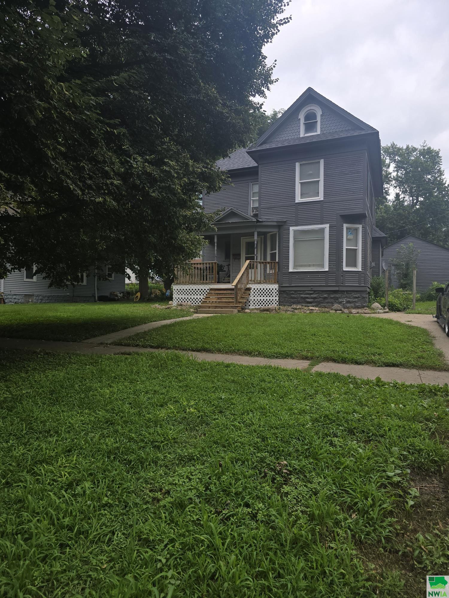 926 Central Ave. SE, LeMars, IA 51031 