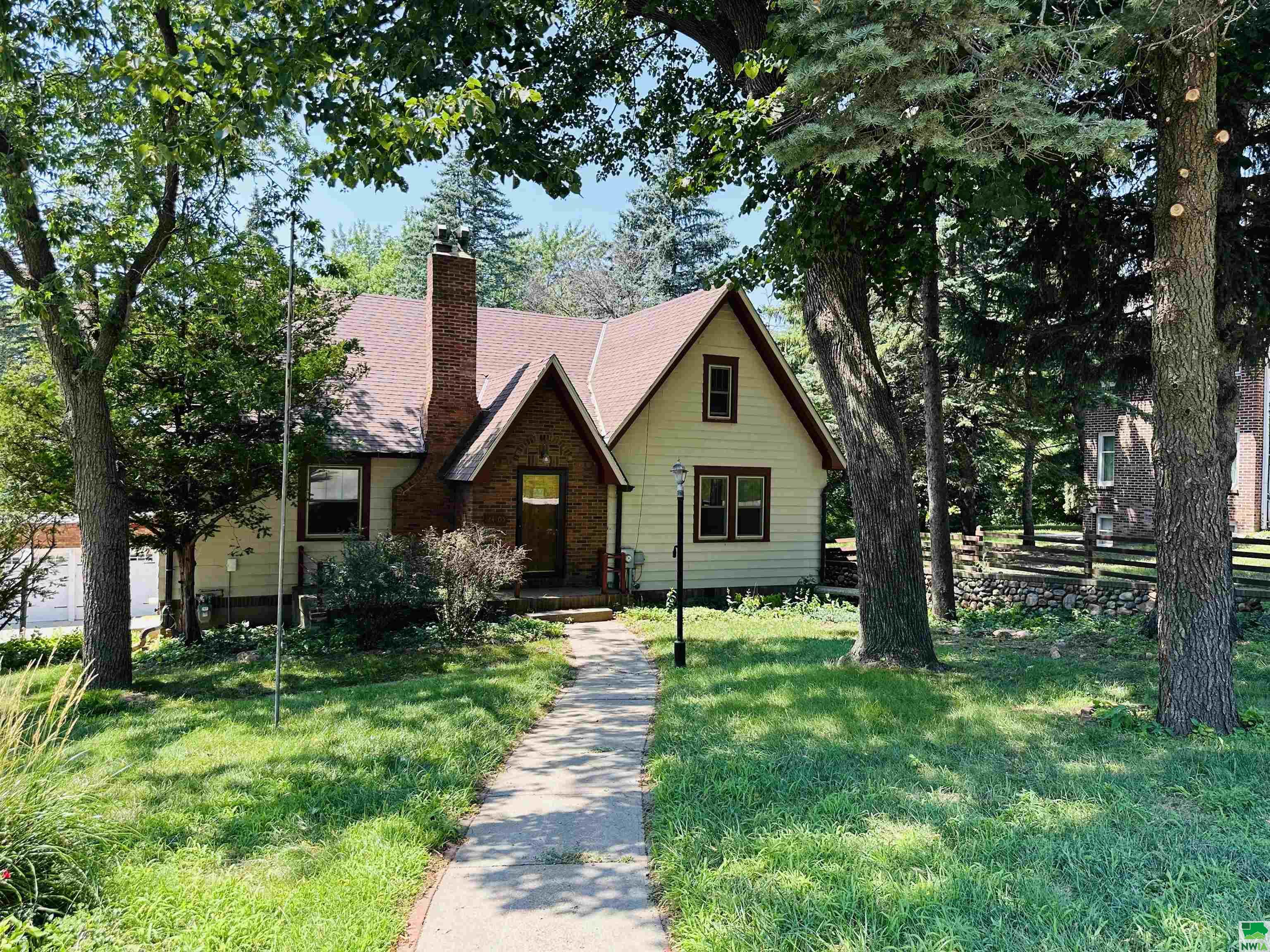 2405 Solway St. E, Sioux City, IA 51104 