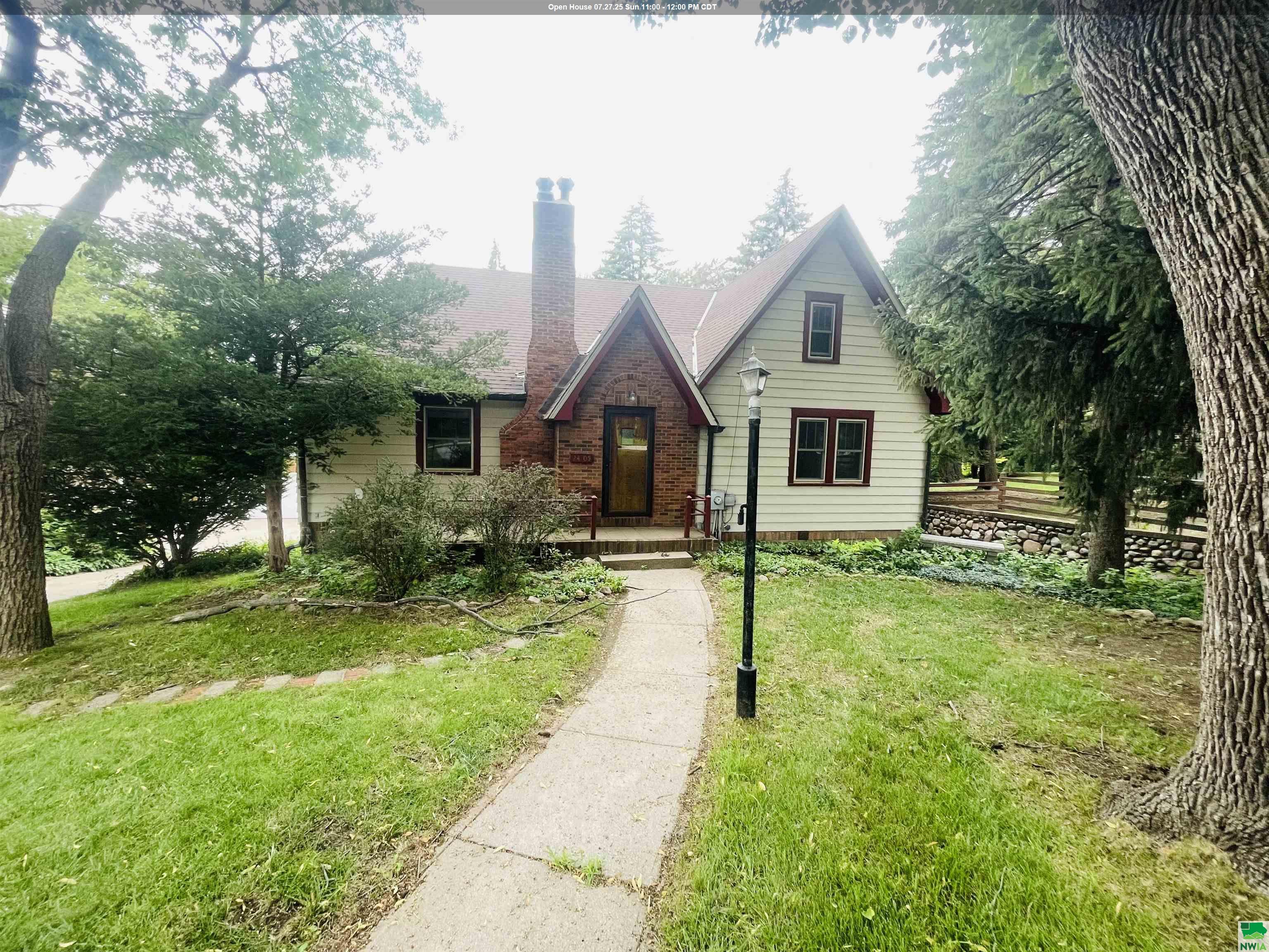2405 Solway St. E, Sioux City, IA 51104 