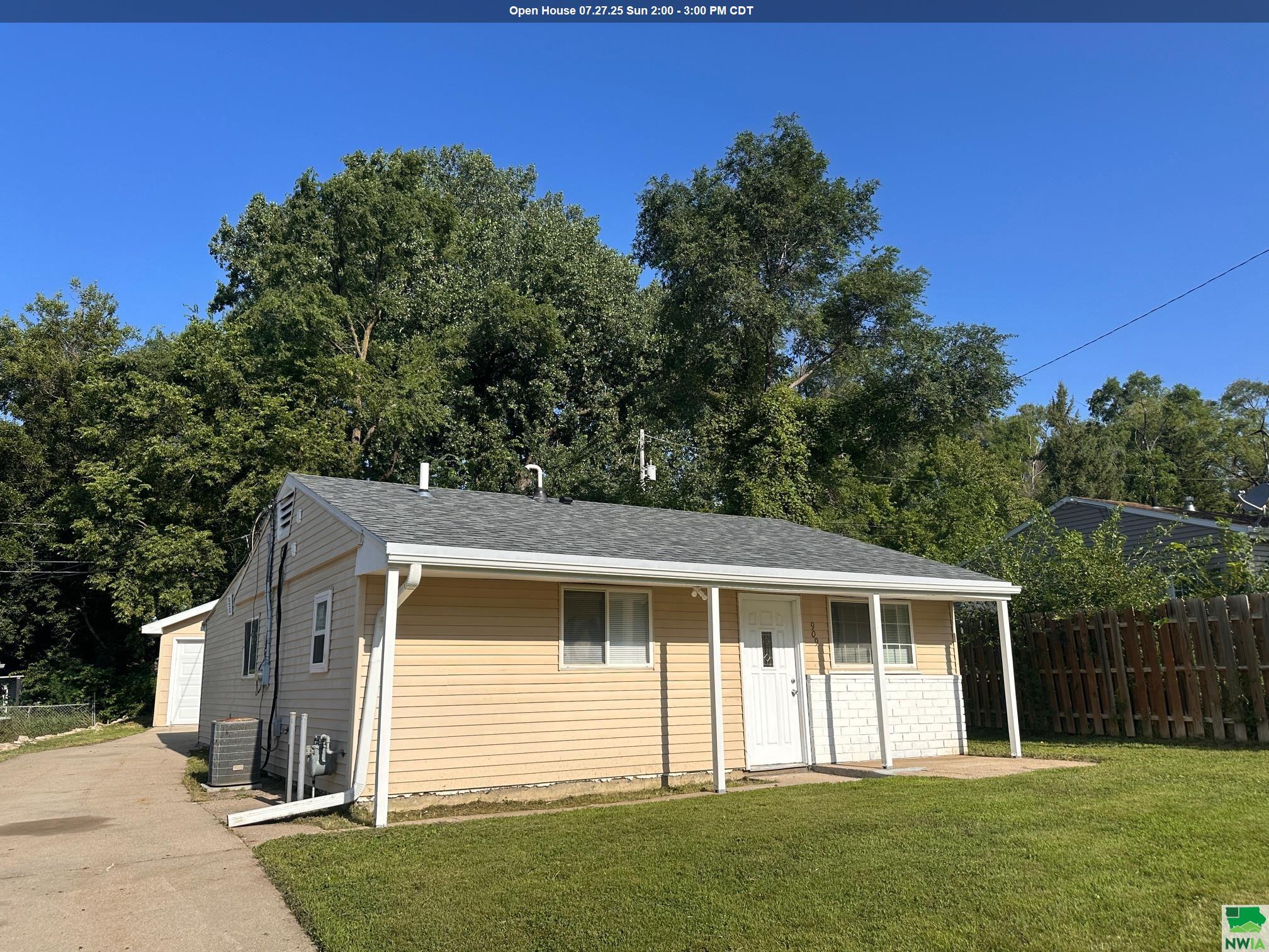 909 Alice Street, Sioux City, IA 51105 