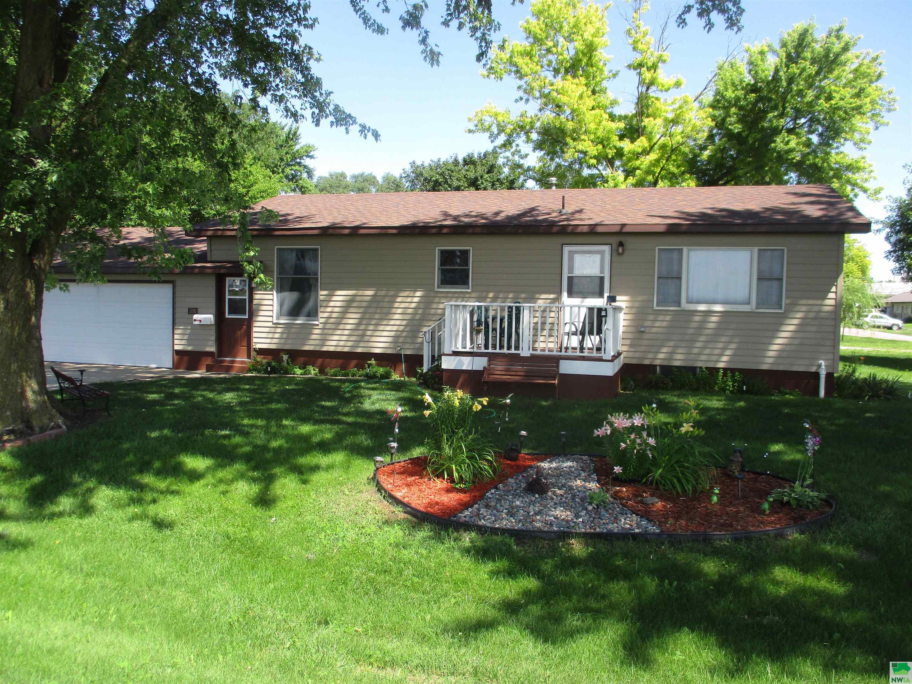 500 Veterans Rd W, Laurens, IA 50554- 