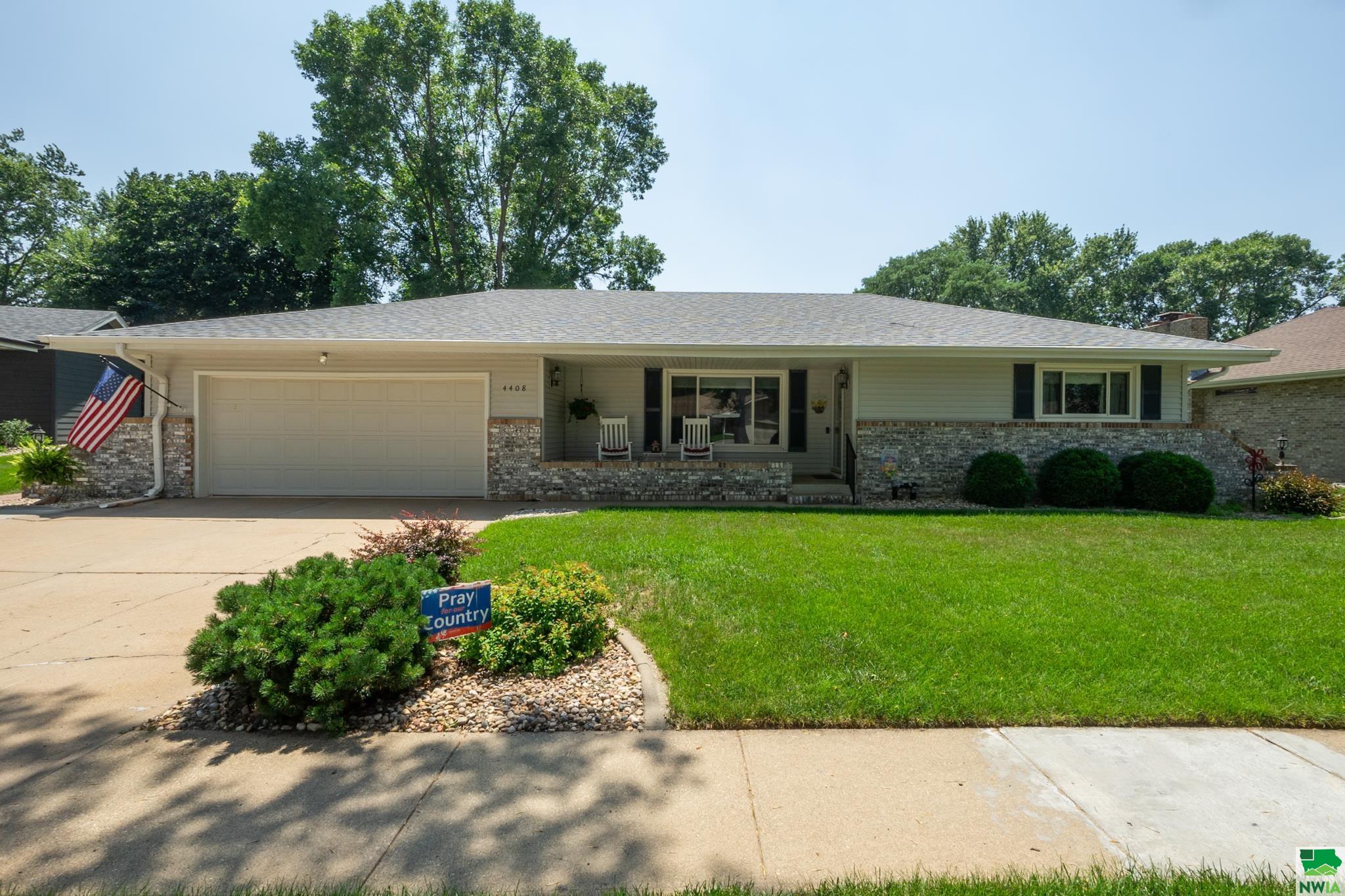 4408 CROWN POINT CT, Sioux City, IA 51106 