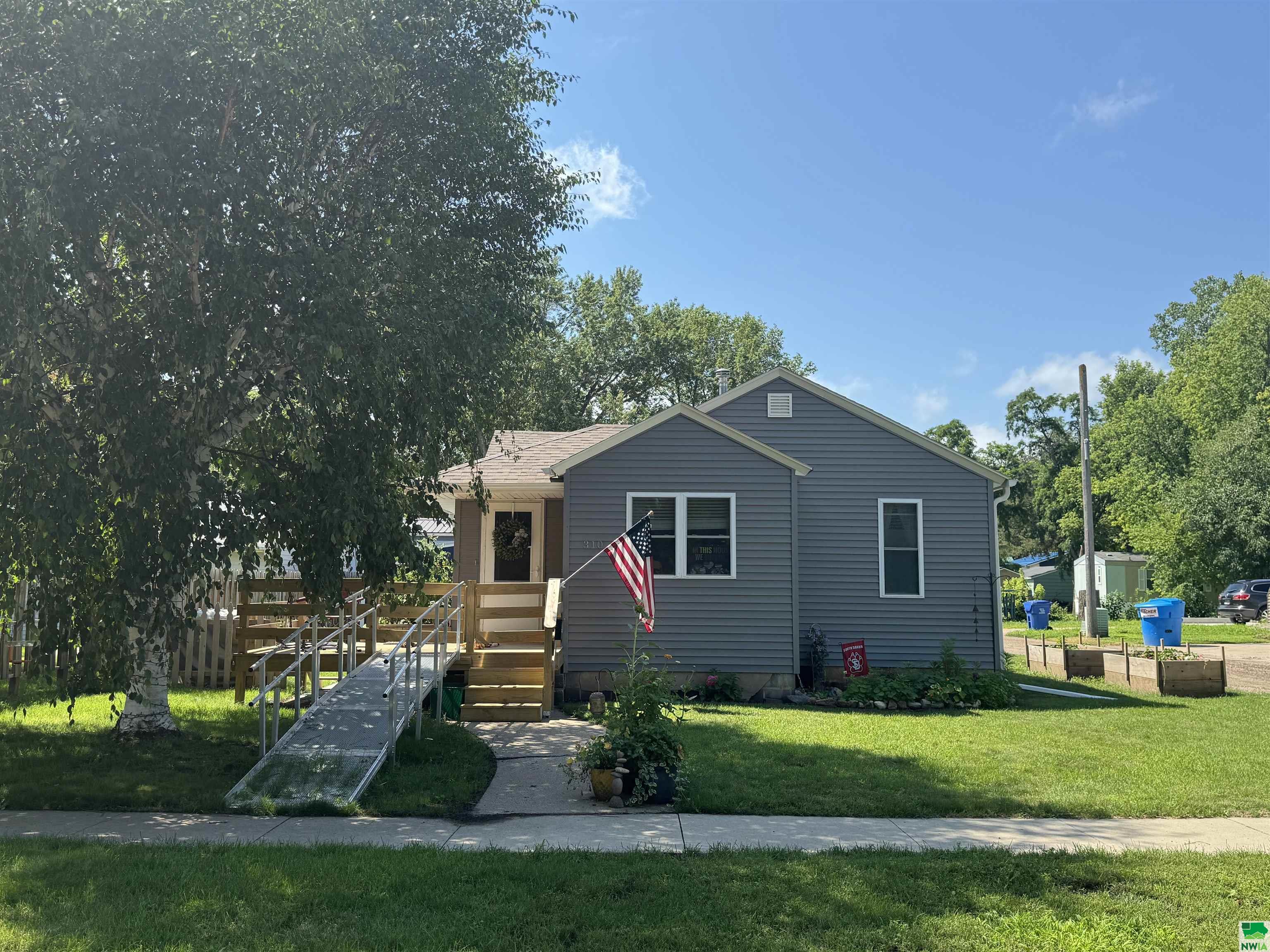 310 Cedar St. W, Vermillion, SD 57069 