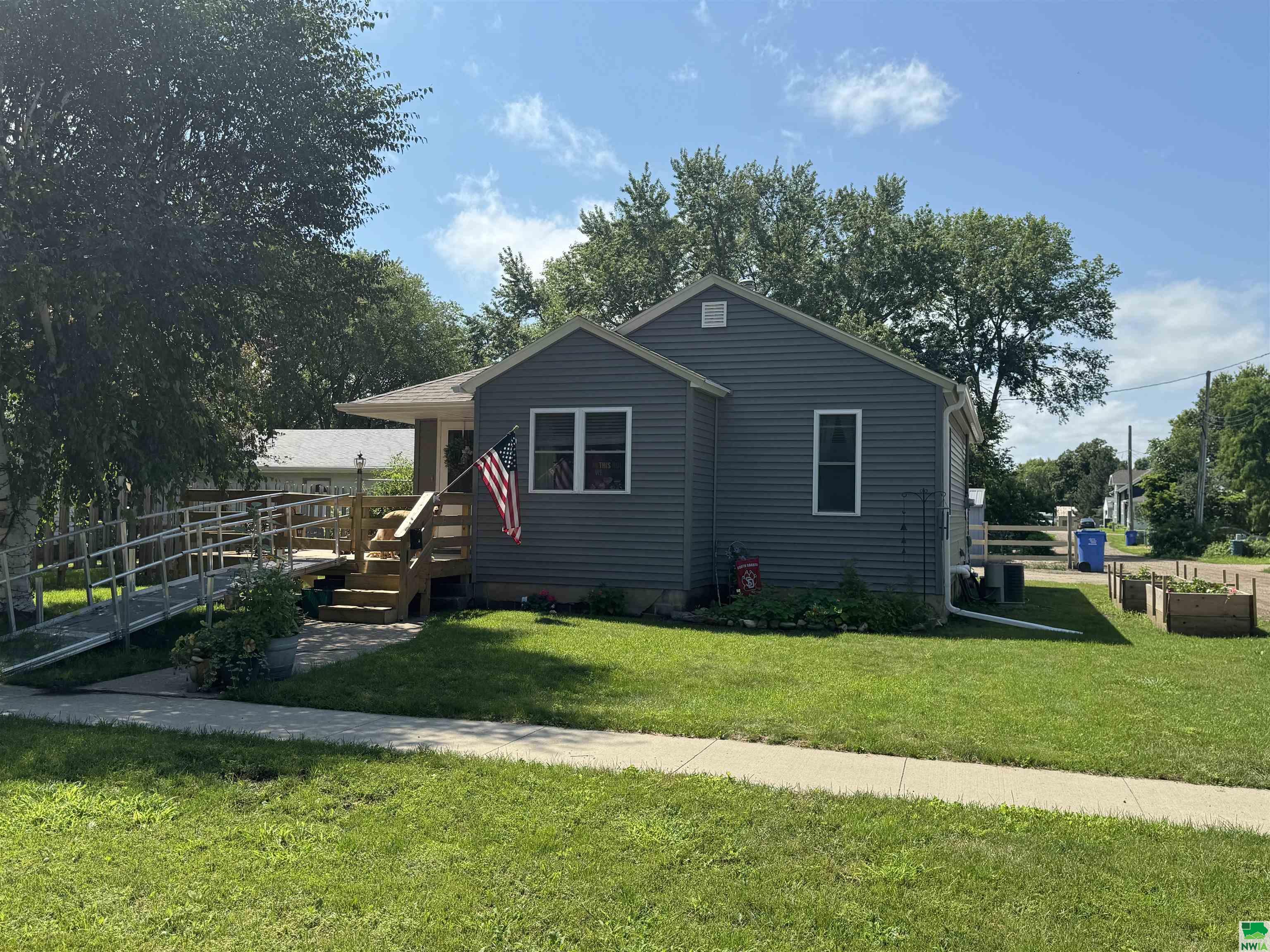 MLS #829544