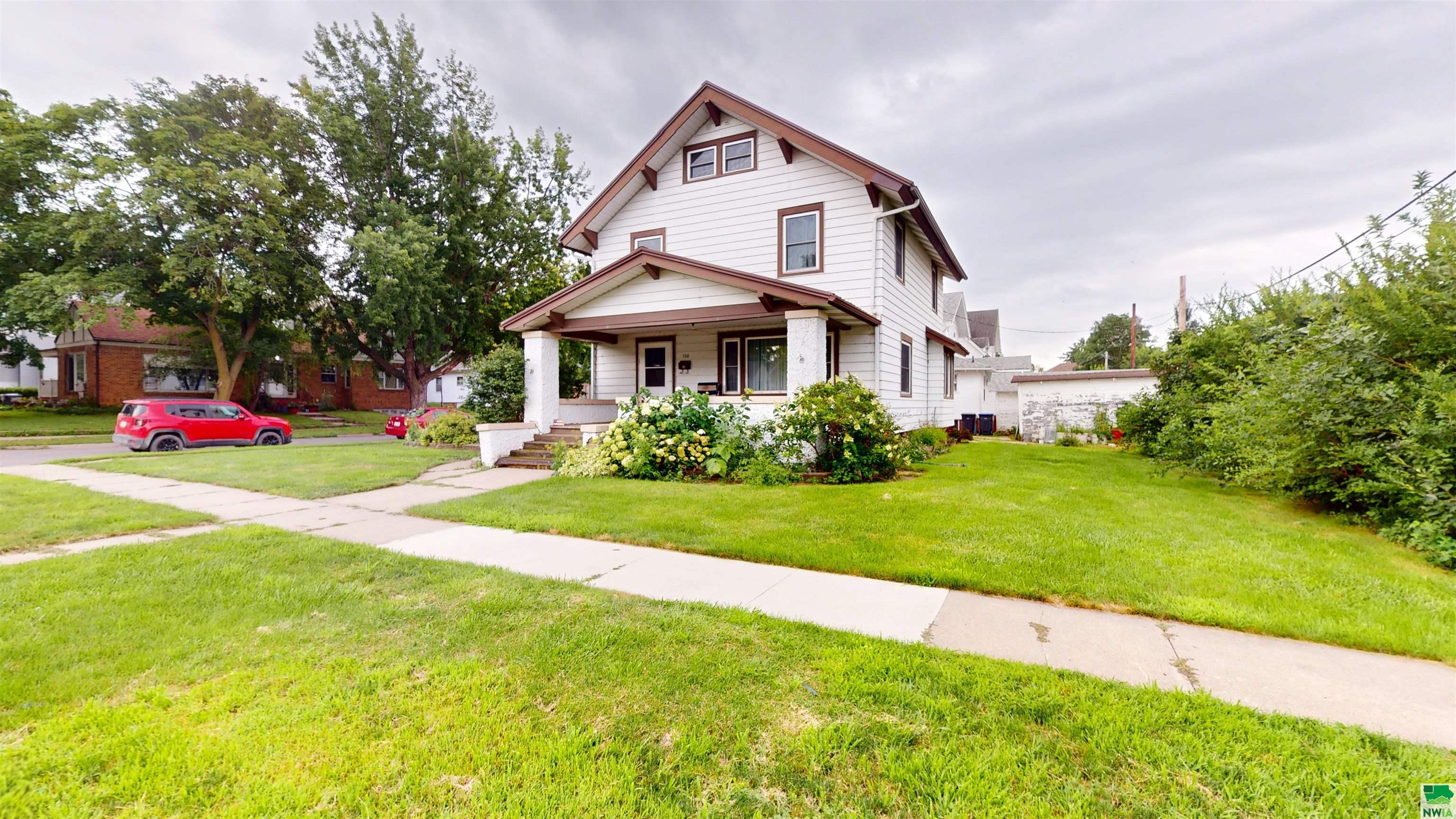 120 1st Street E, Storm Lake, IA 50588 