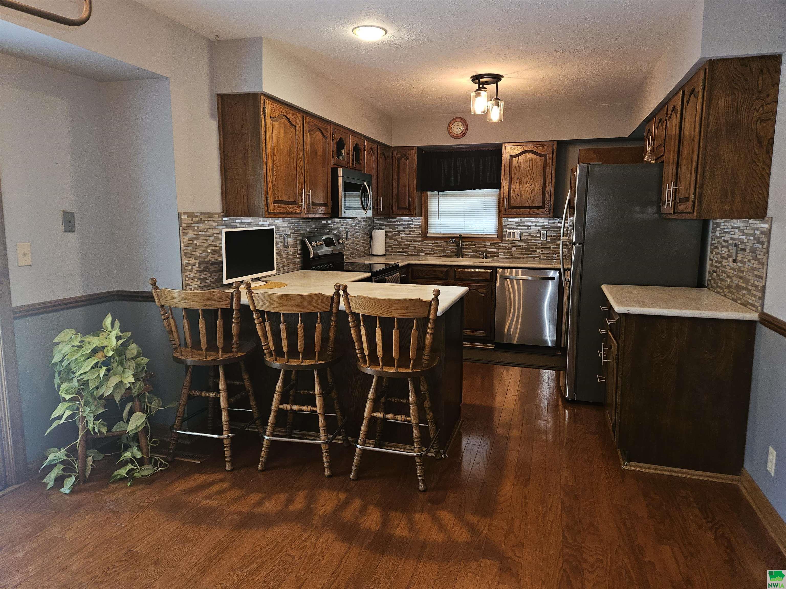 MLS #829560