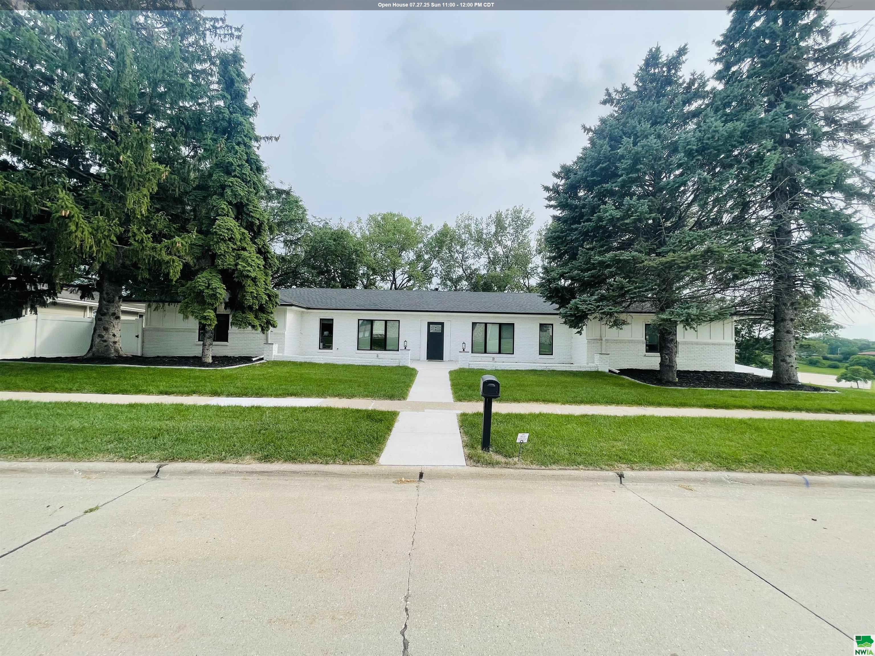 4200 Natalia Way, Sioux City, IA 51106 