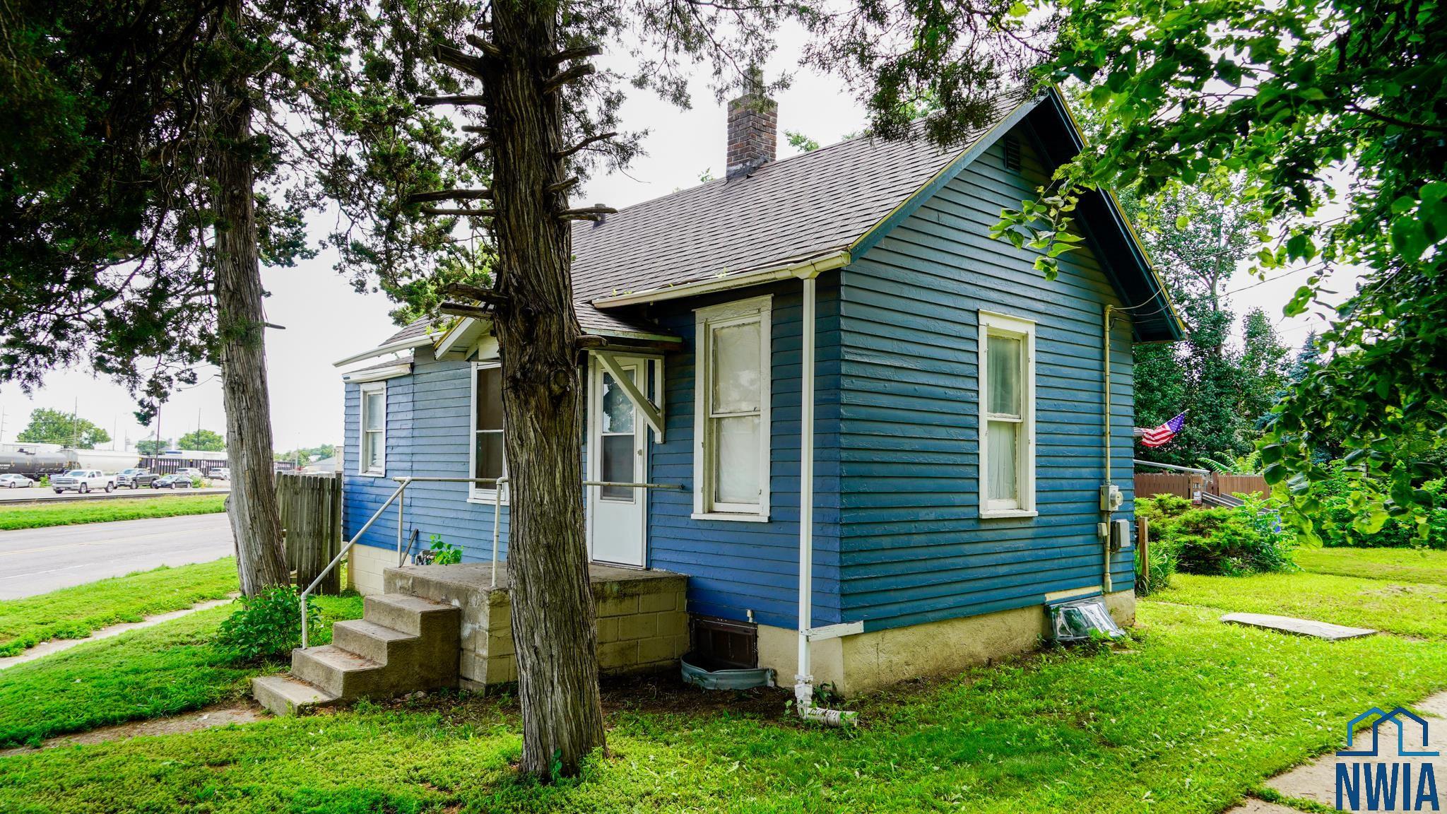 2323 FLOYD BLVD, Sioux City, IA 51104 