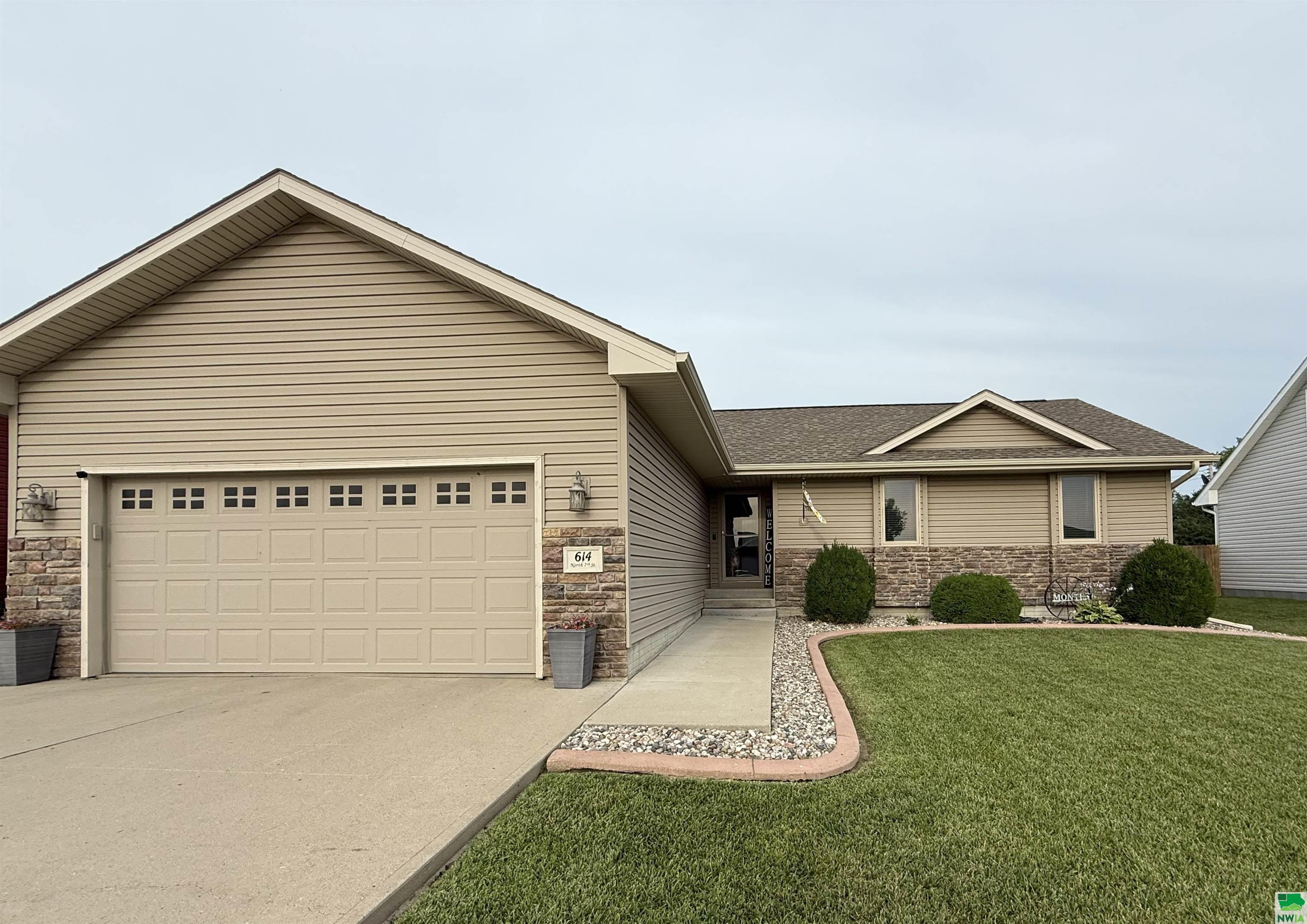 614 North 7th St, Dakota City, NE 68731 