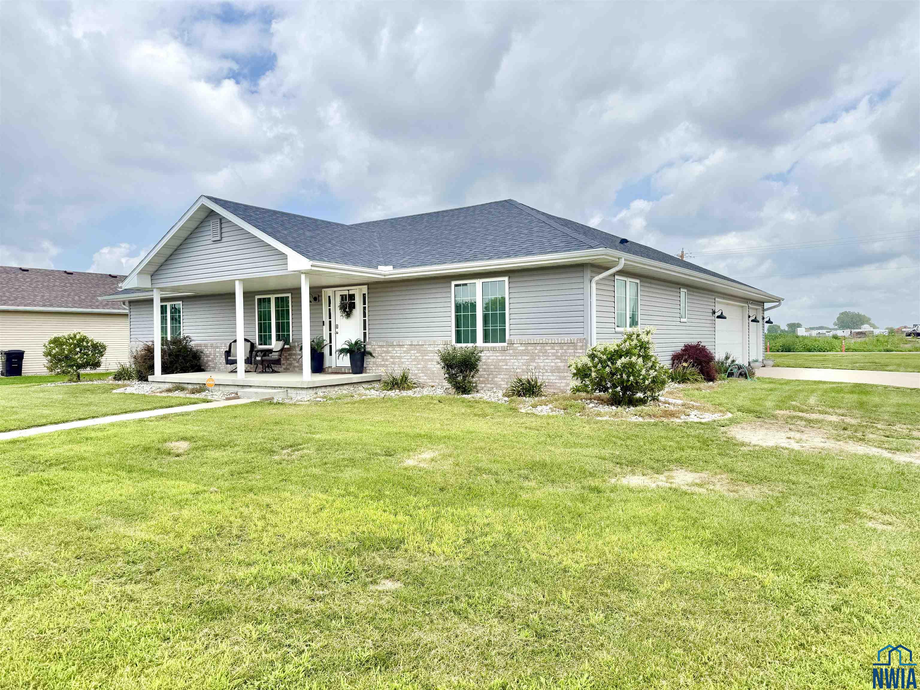 1302 CLAIRMONT CIR, Sergeant Bluff, IA 51054 