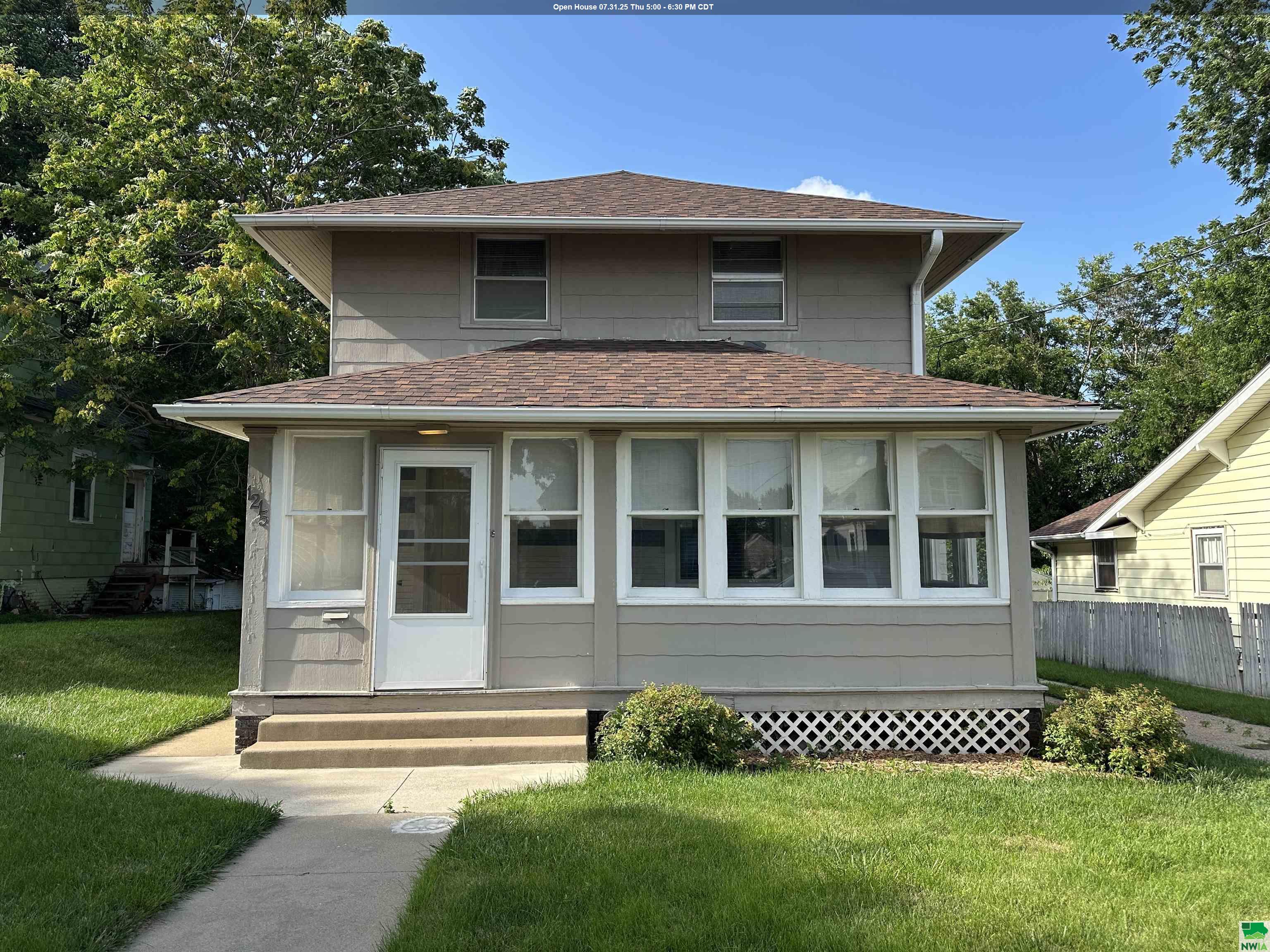 1215 HILL AVE, Sioux City, IA 51104 