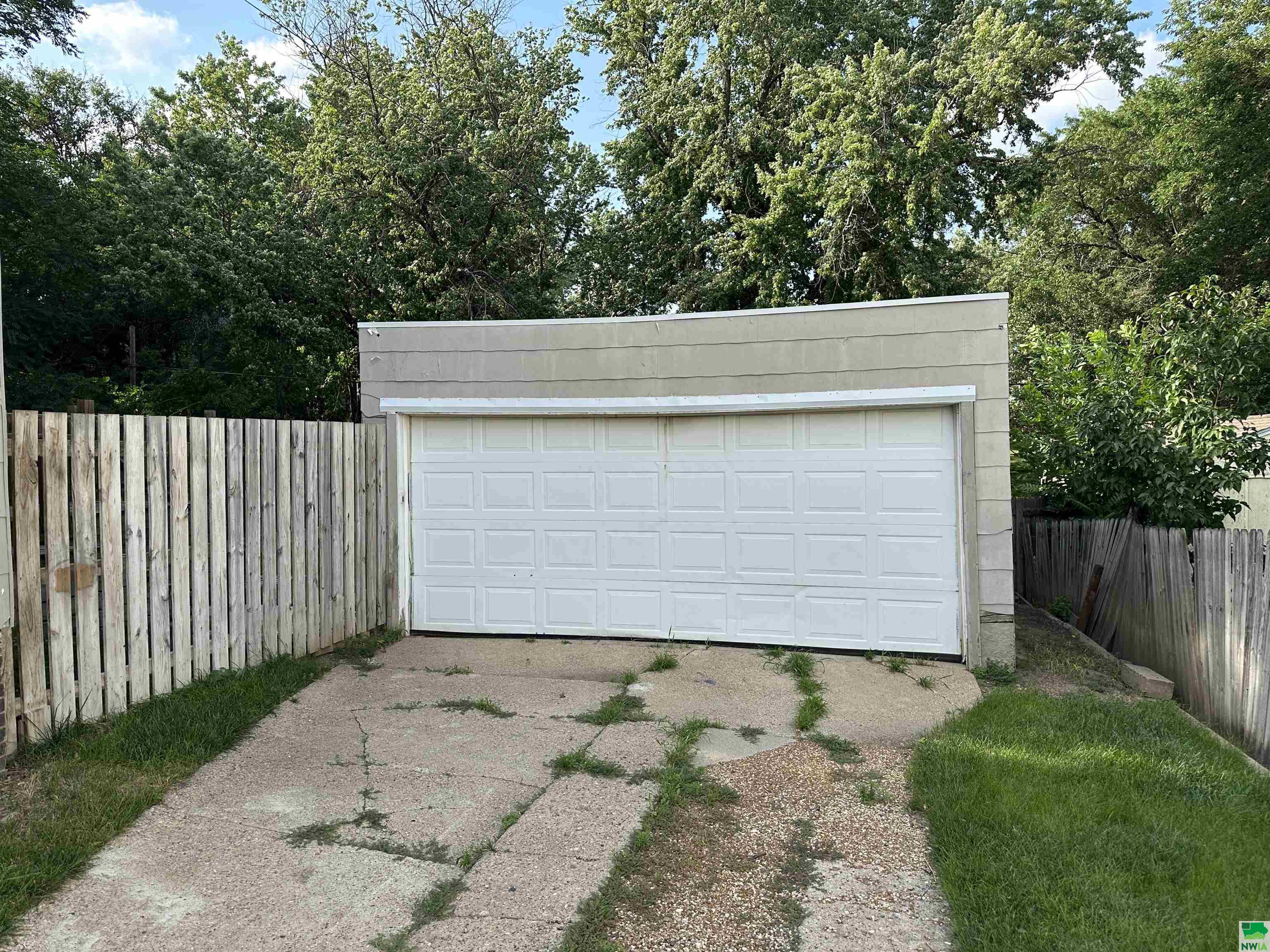 MLS #829575