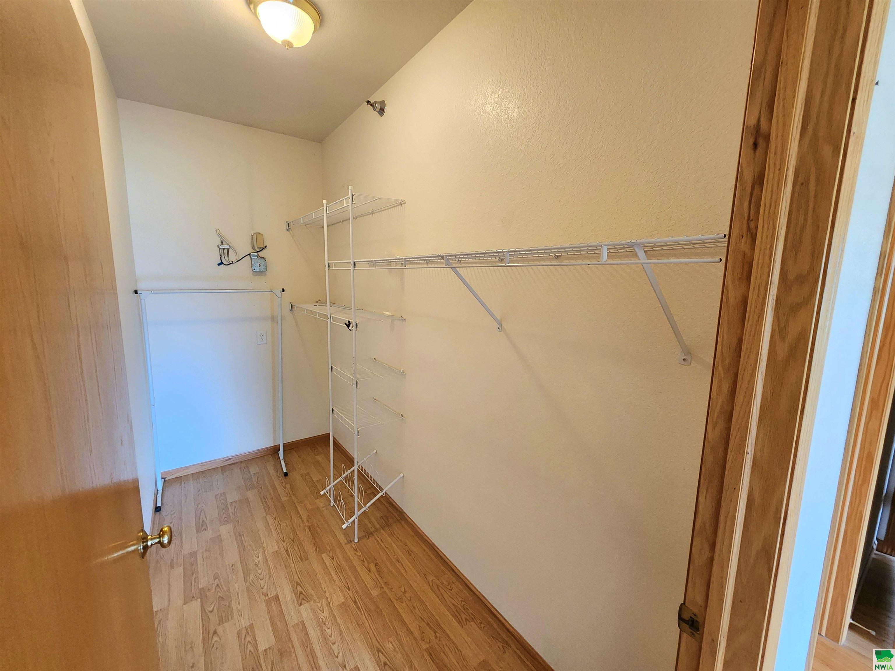 MLS #829584