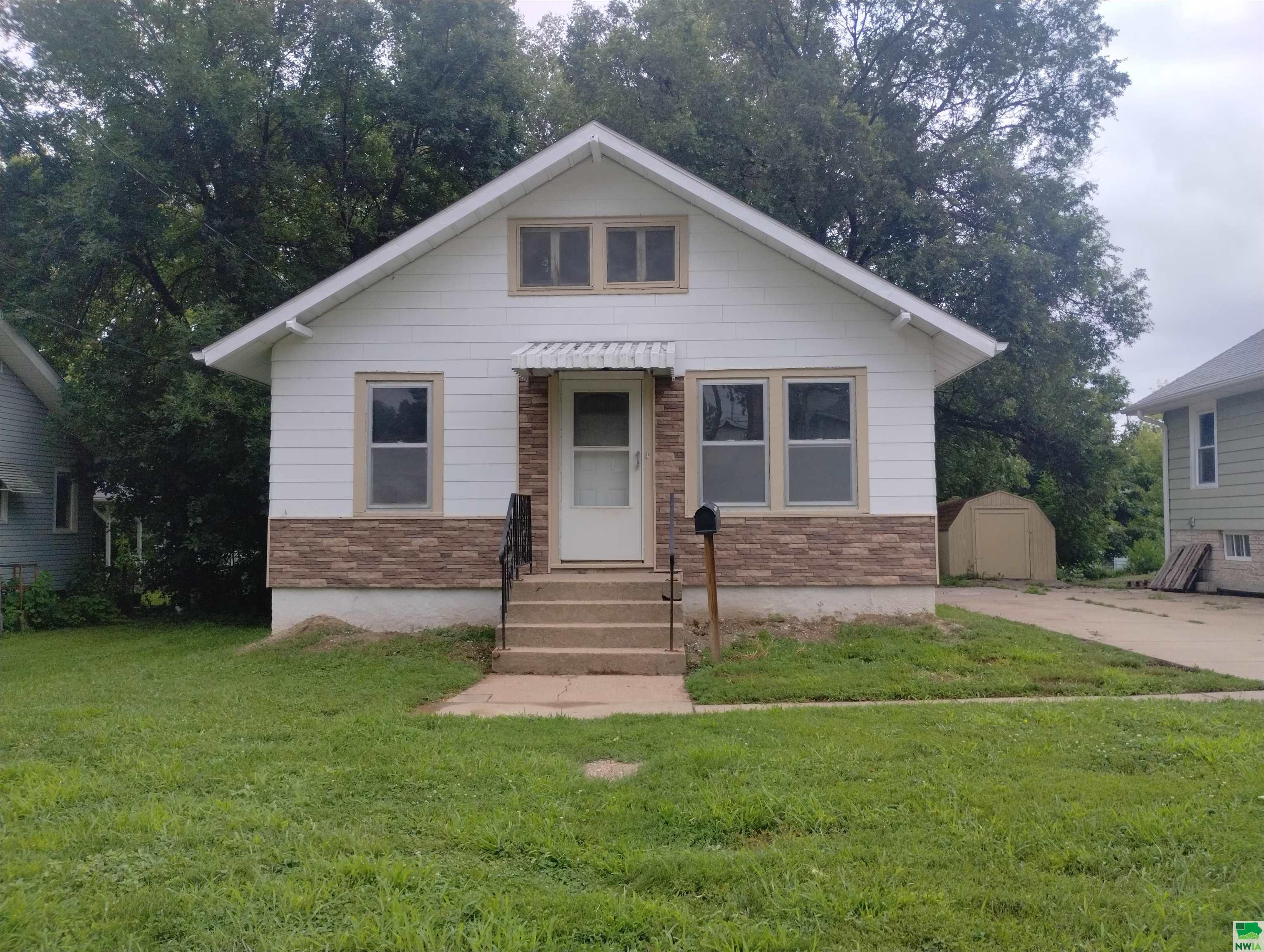 2110 Patterson St S, Sioux City, IA 51106 