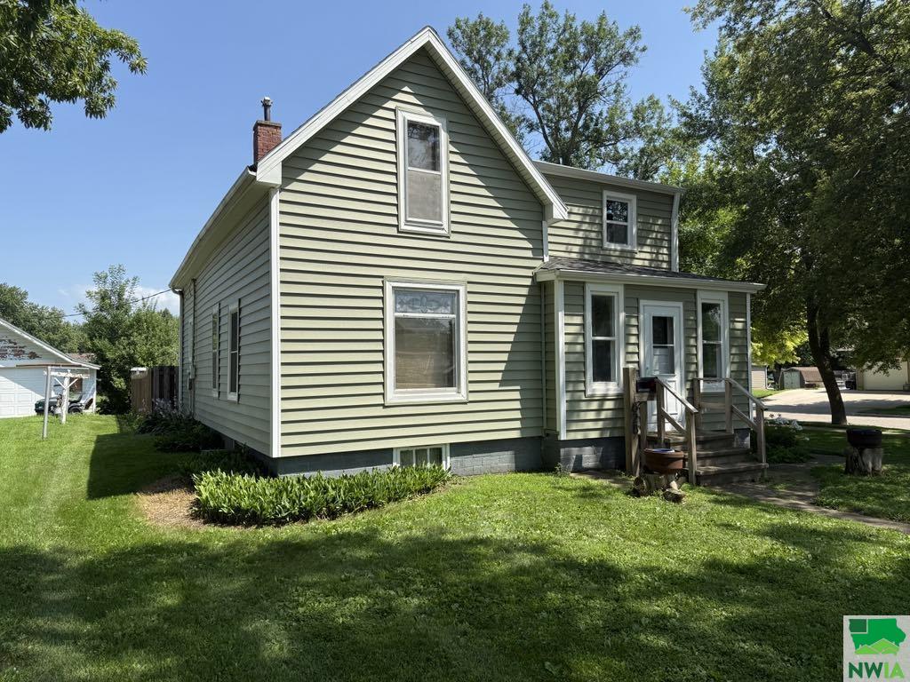 828 9th Ave, Sibley, IA 51249 