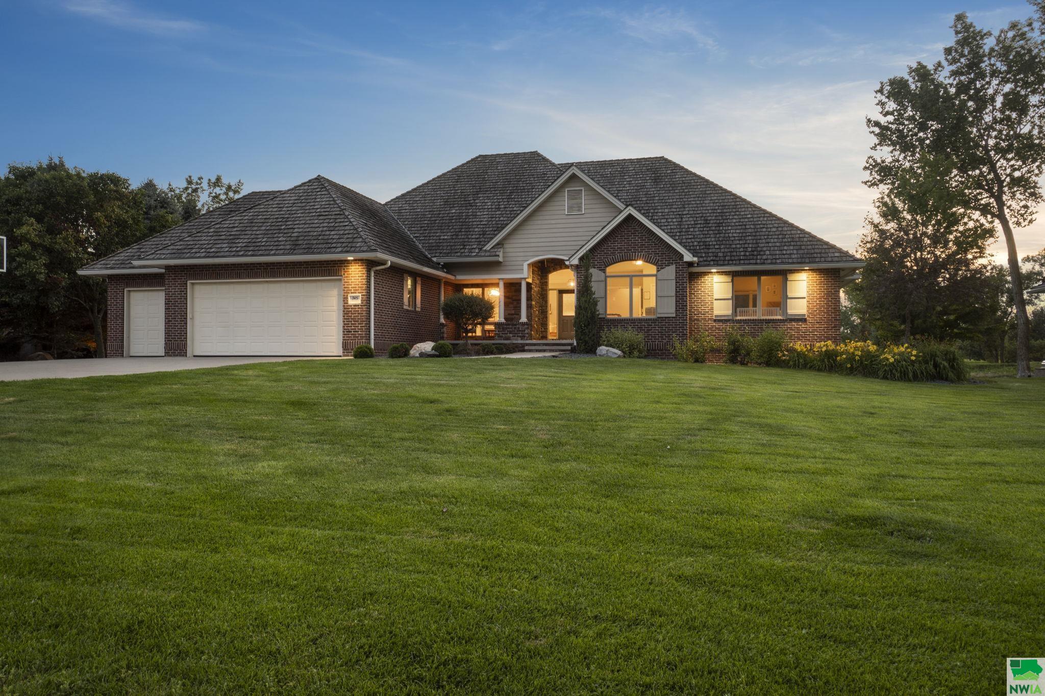 745 Monterey Trail, Dakota Dunes, SD 57049 