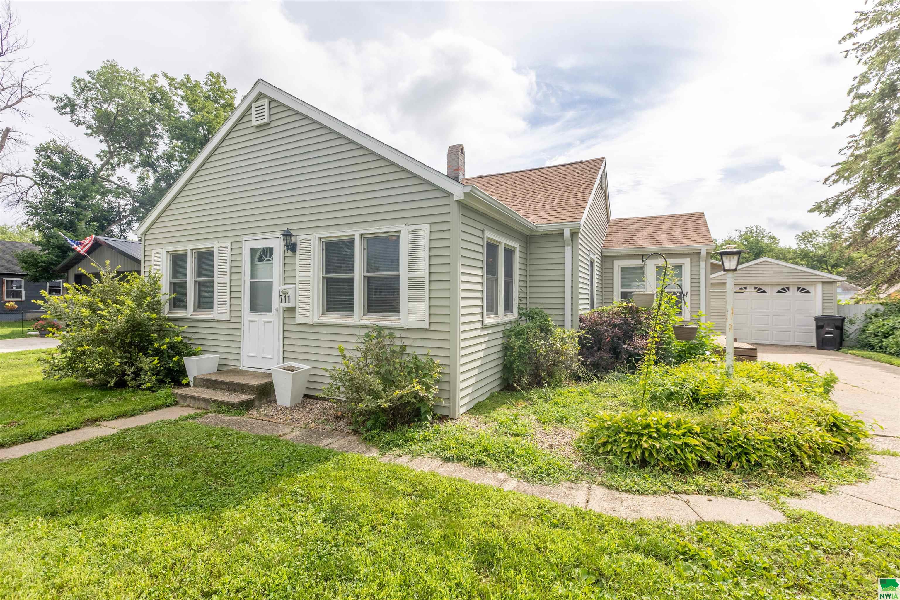 711 6th Street, Onawa, IA 51040 