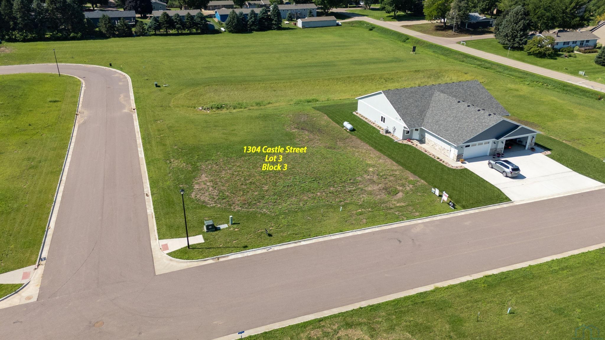 1304 Castle Street, Larchwood, IA 51241 