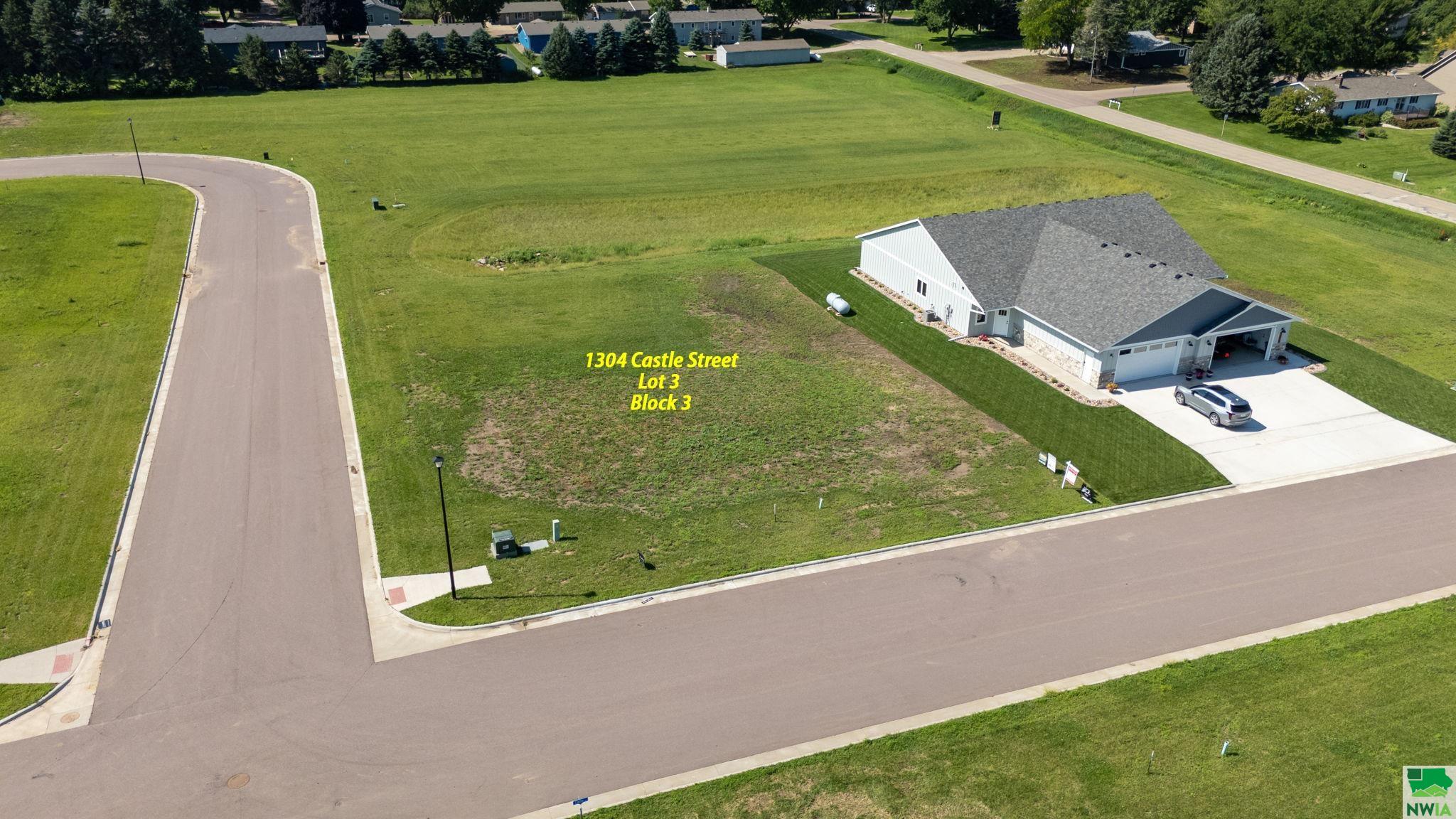 1304 Castle Street, Larchwood, IA 51241 