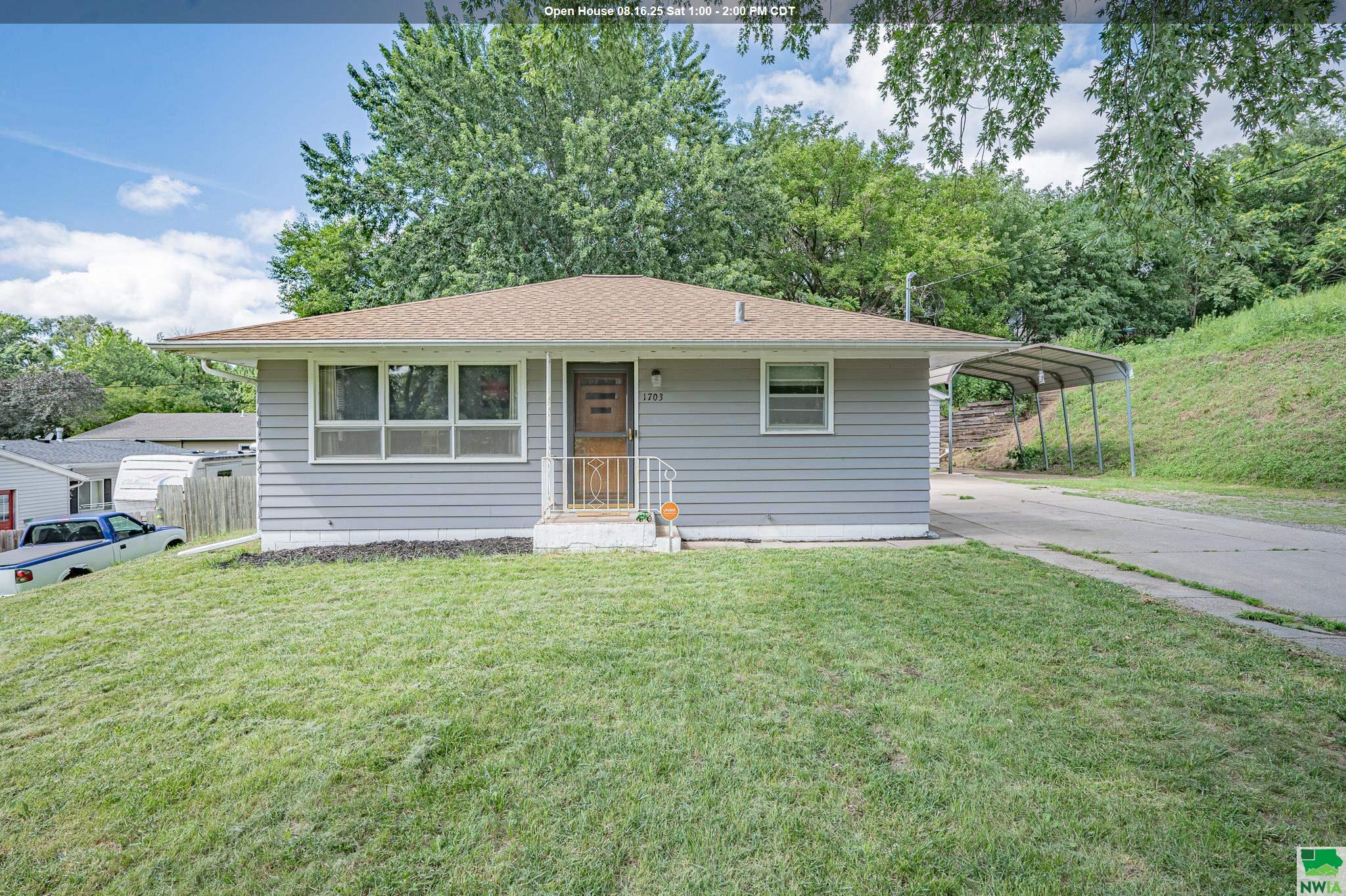 1703 35th St, Sioux City, IA 51104 