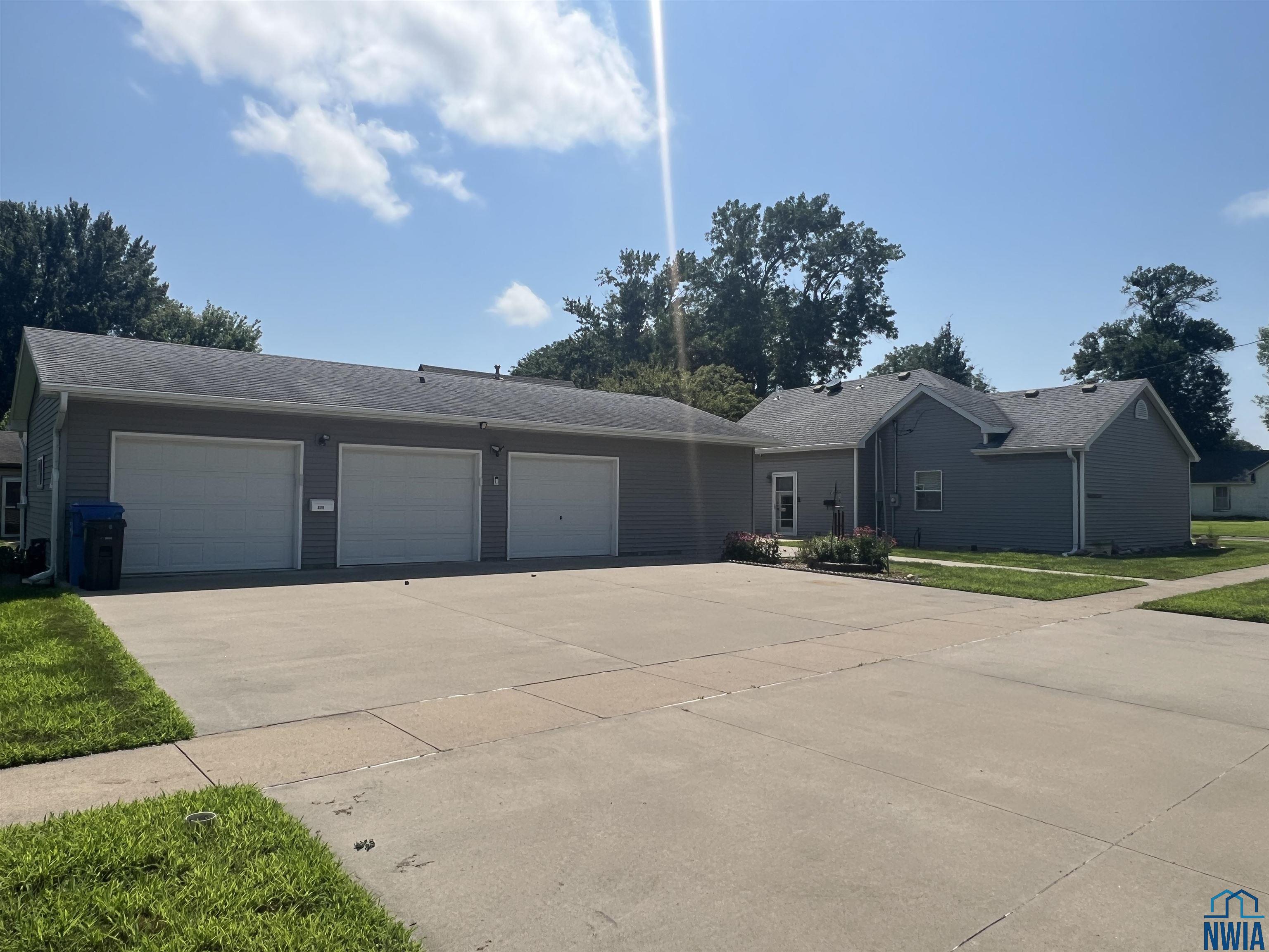 626 3rd St SW, LeMars, IA 51031 