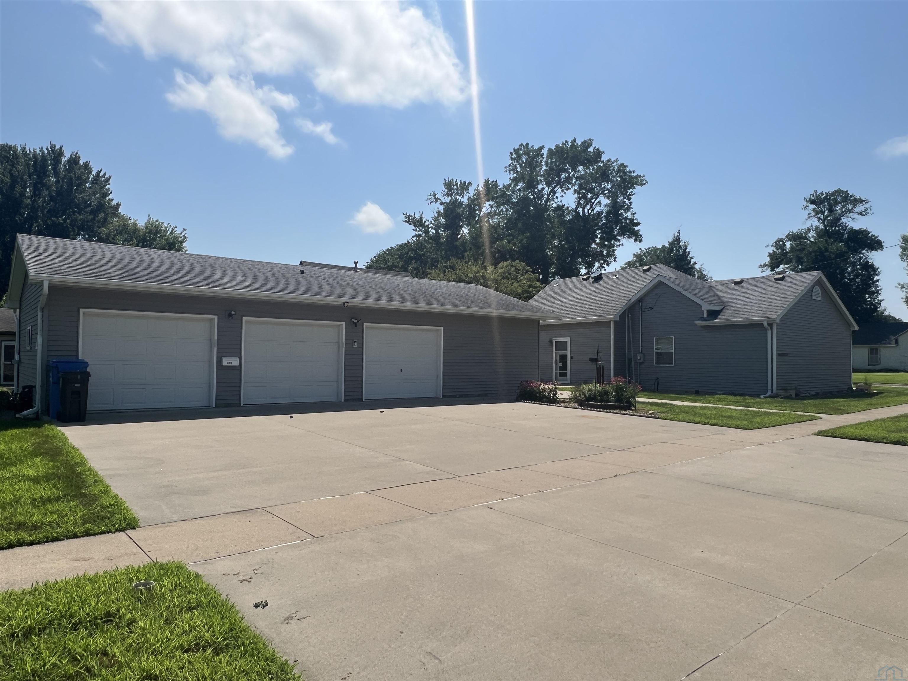 626 3rd St SW, LeMars, IA 51031 