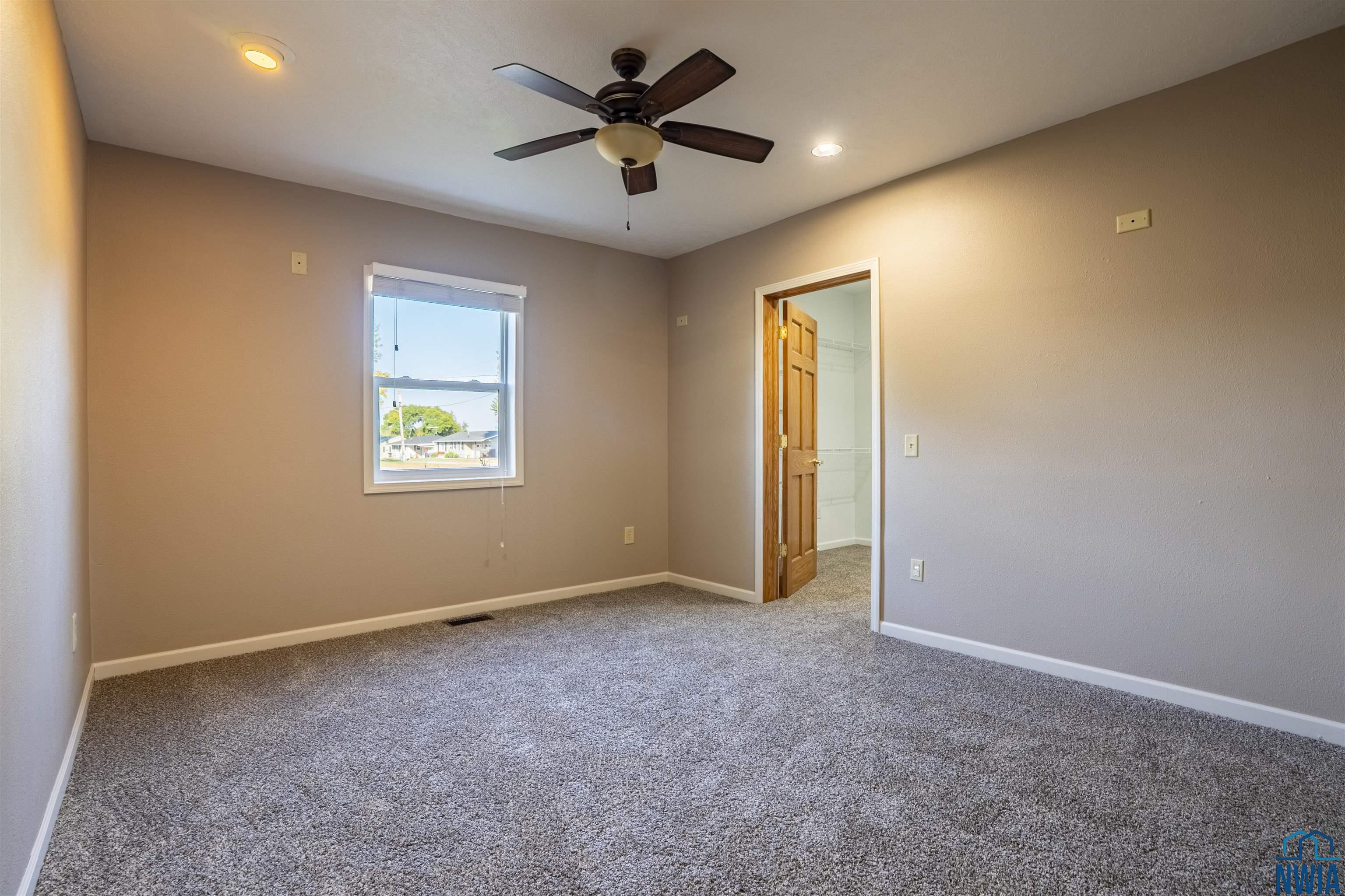 MLS #829647
