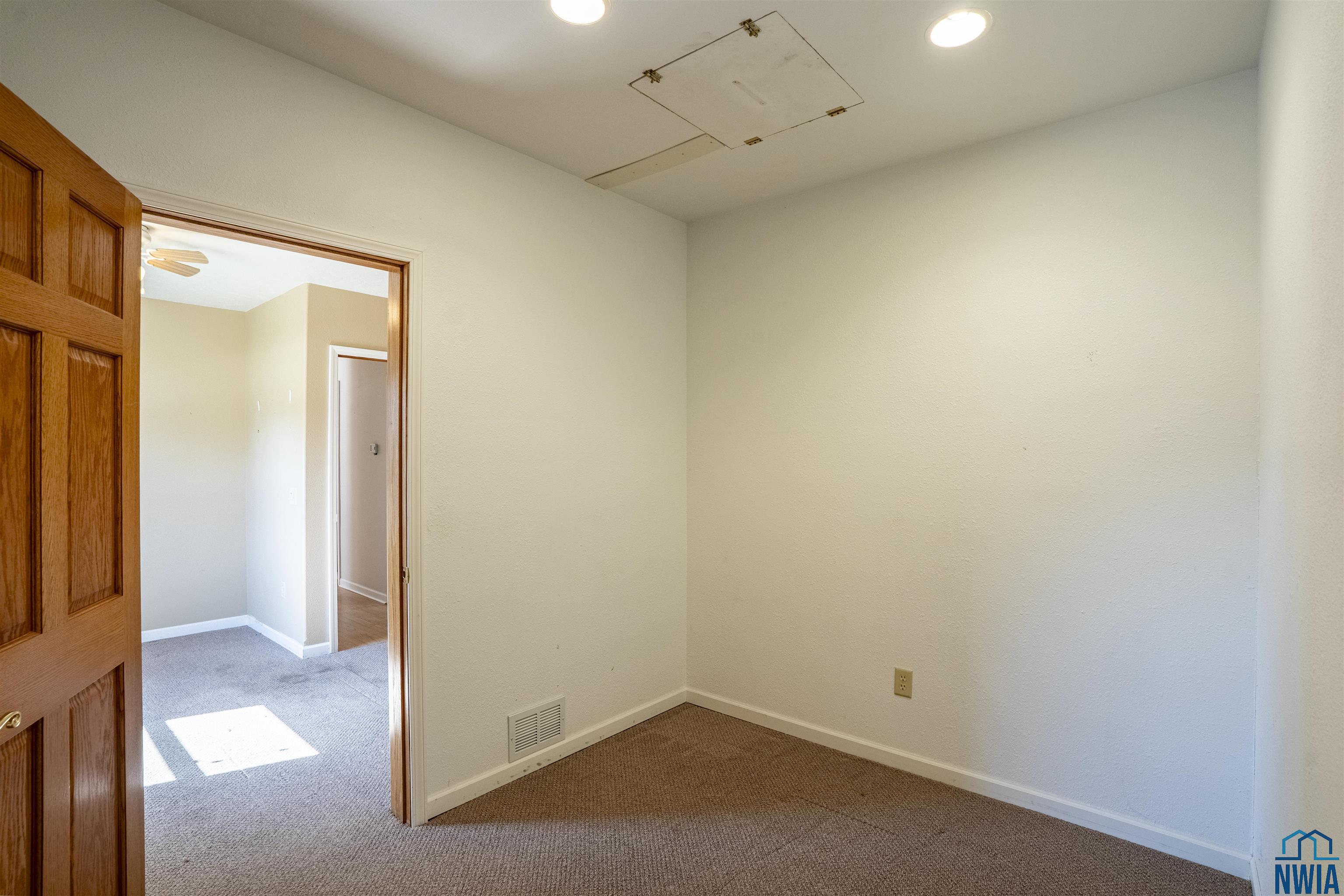 MLS #829647