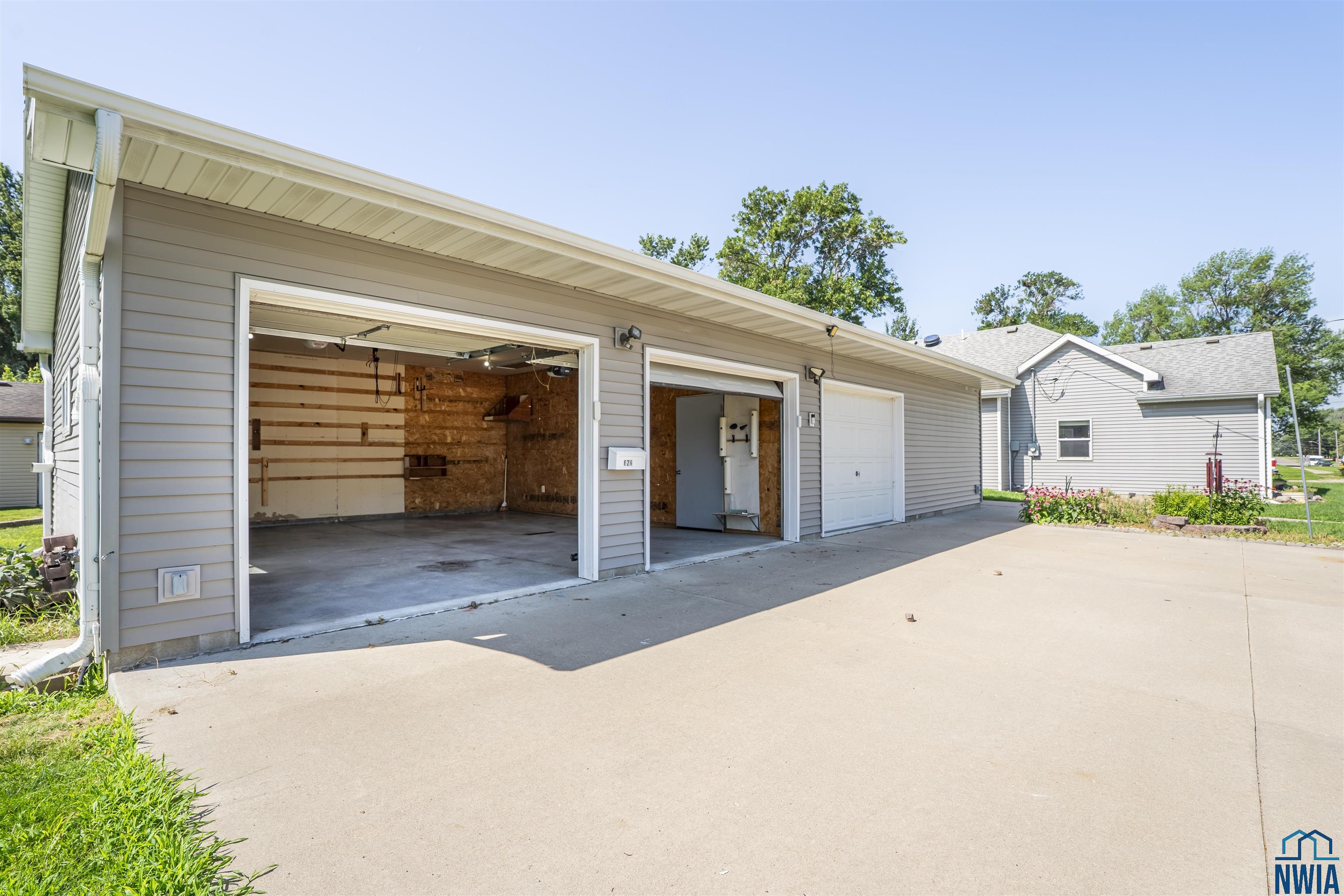 MLS #829647