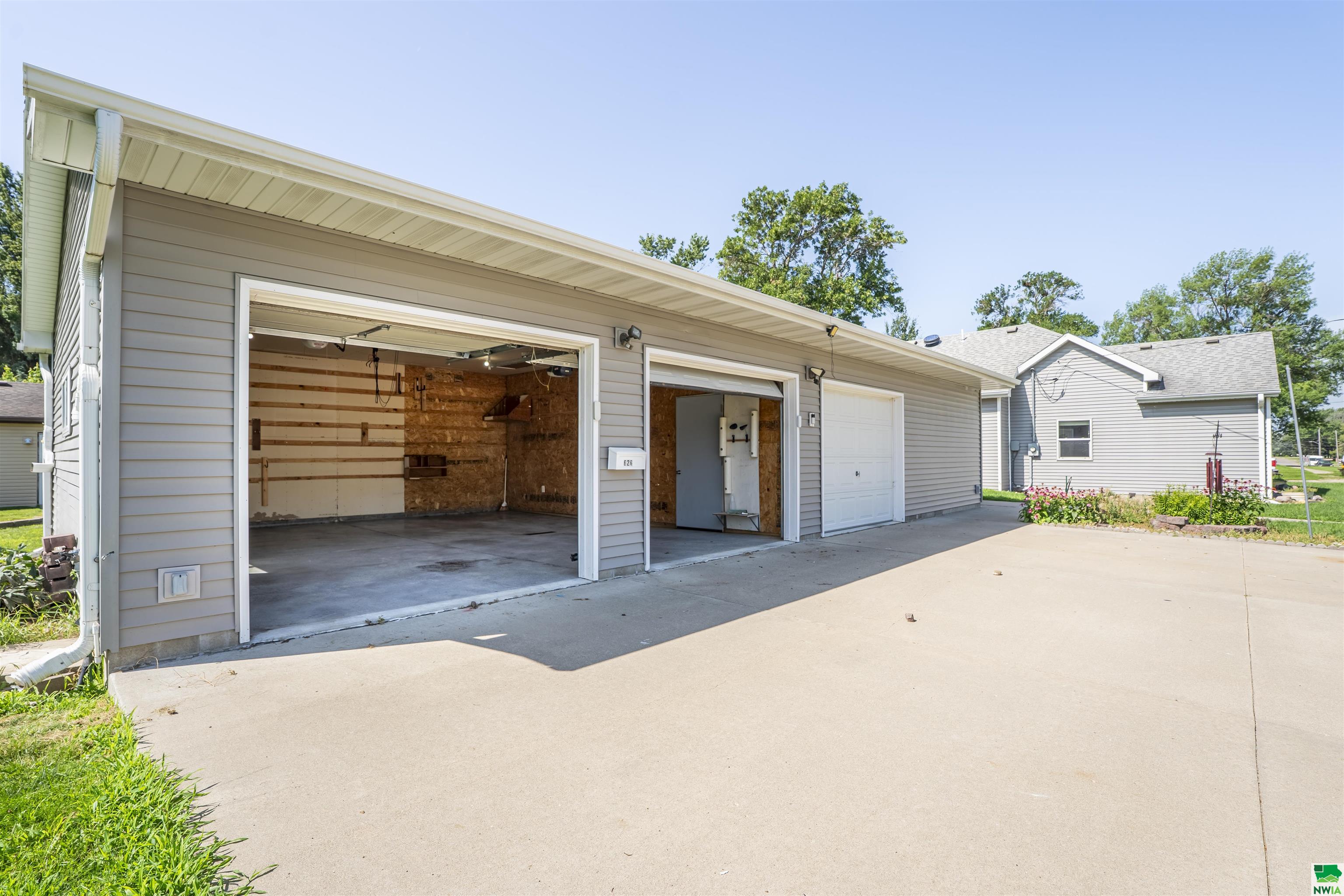 MLS #829647