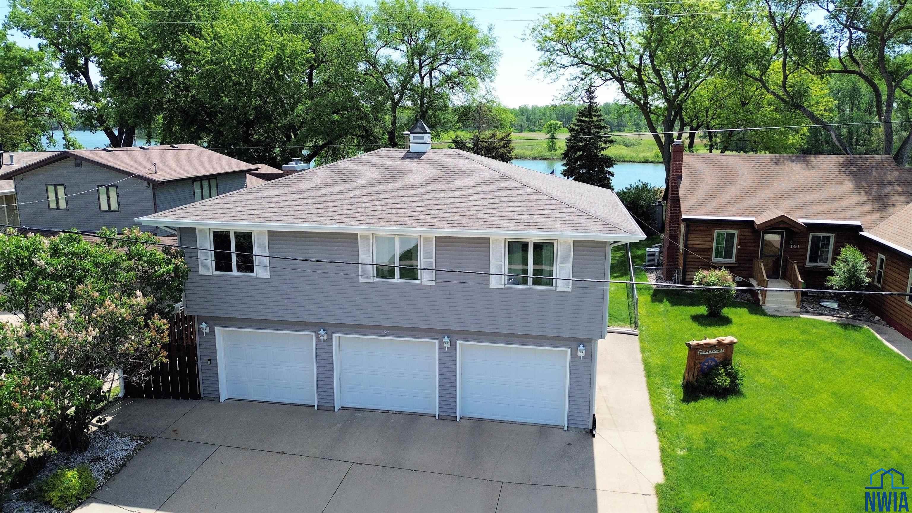 159 Suncoast Drive, McCook Lake, SD 57049 