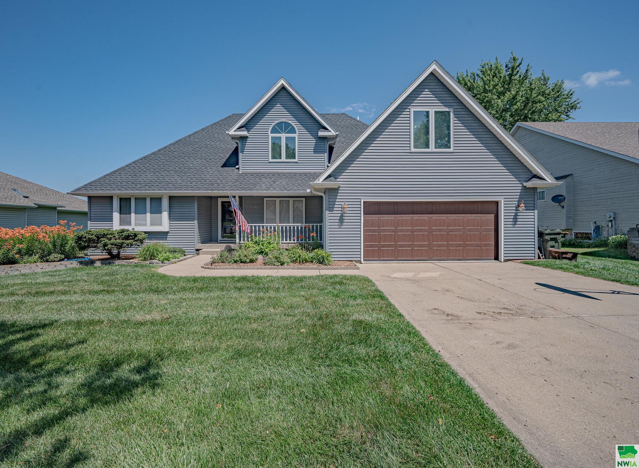 4901 SINGING HILLS BLVD, Sioux City, IA 51106 