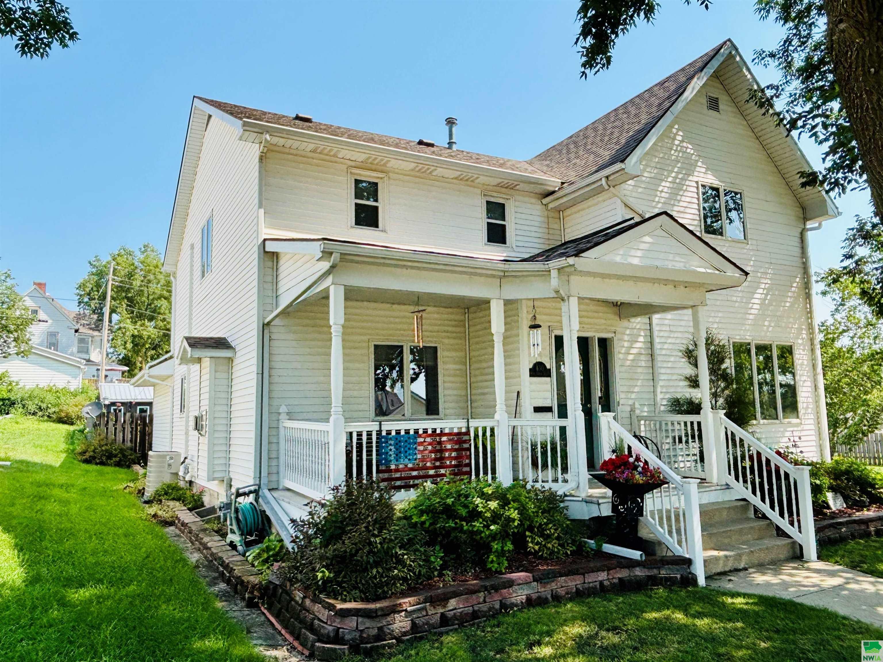 430 CEDAR ST W, Cherokee, IA 51012 